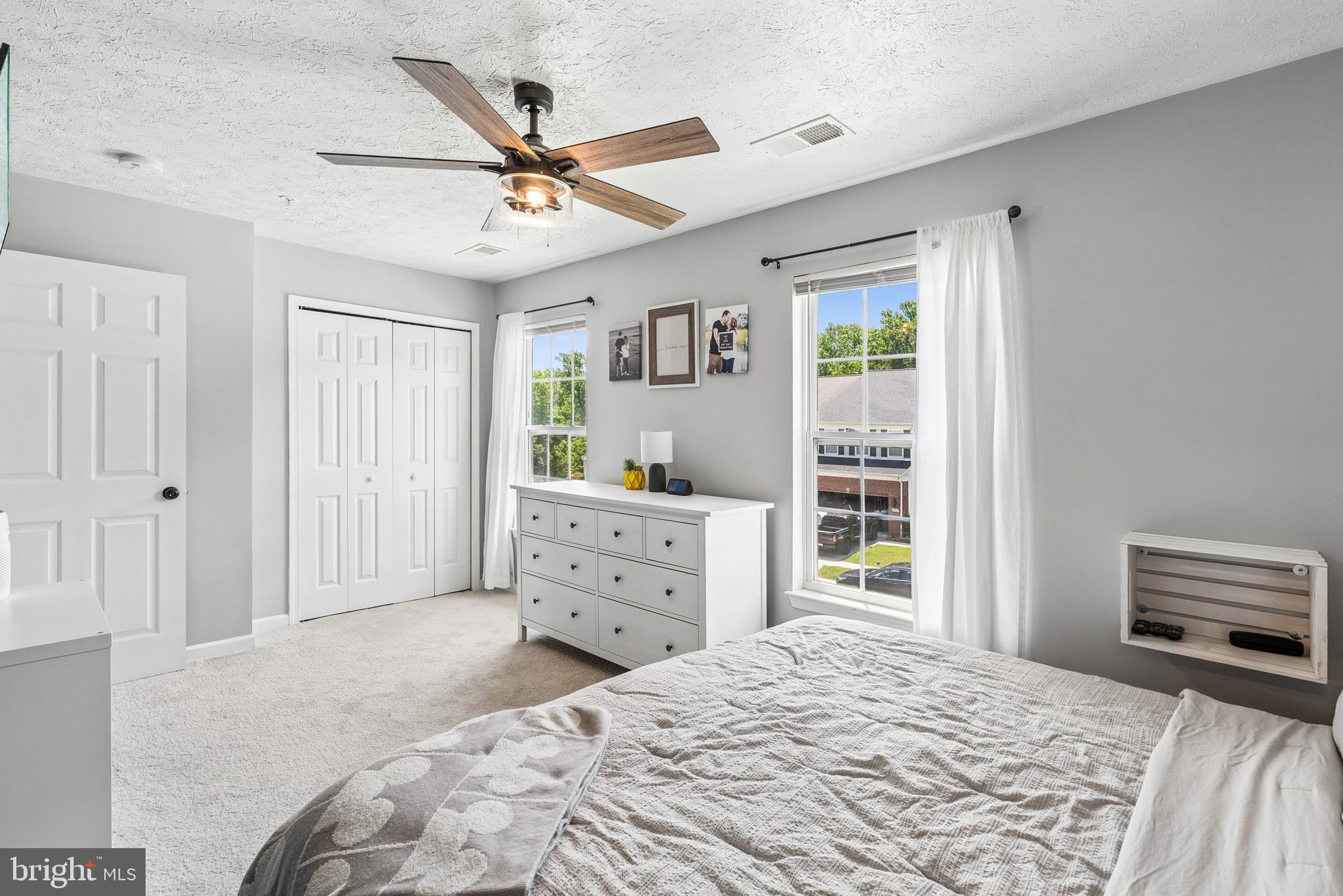 HOLLY WOODS - Residential