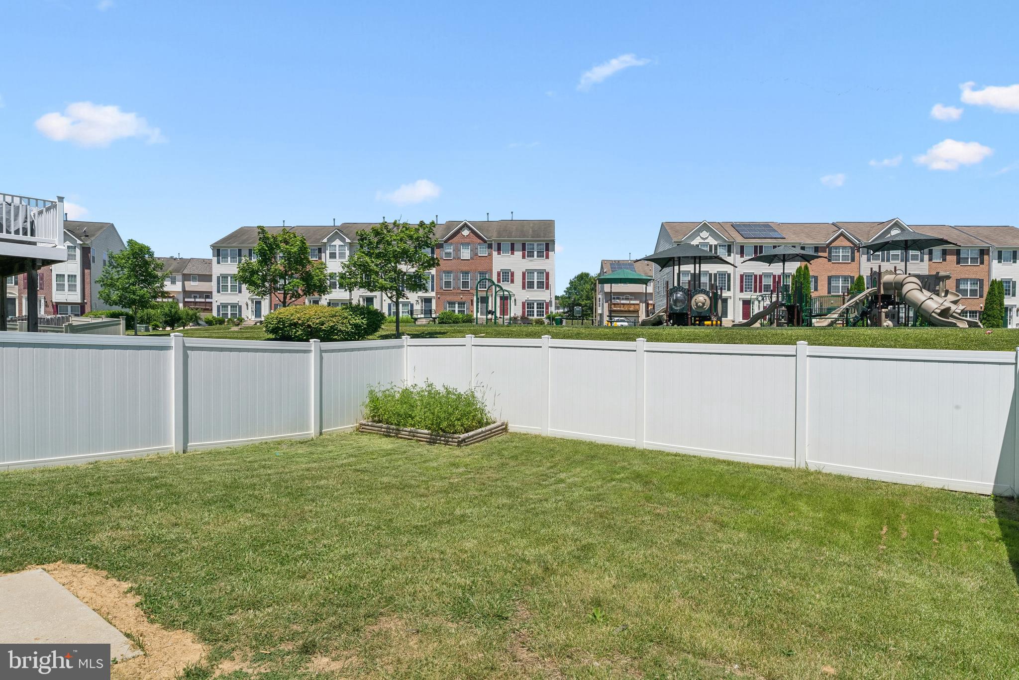 HOLLY WOODS - Residential