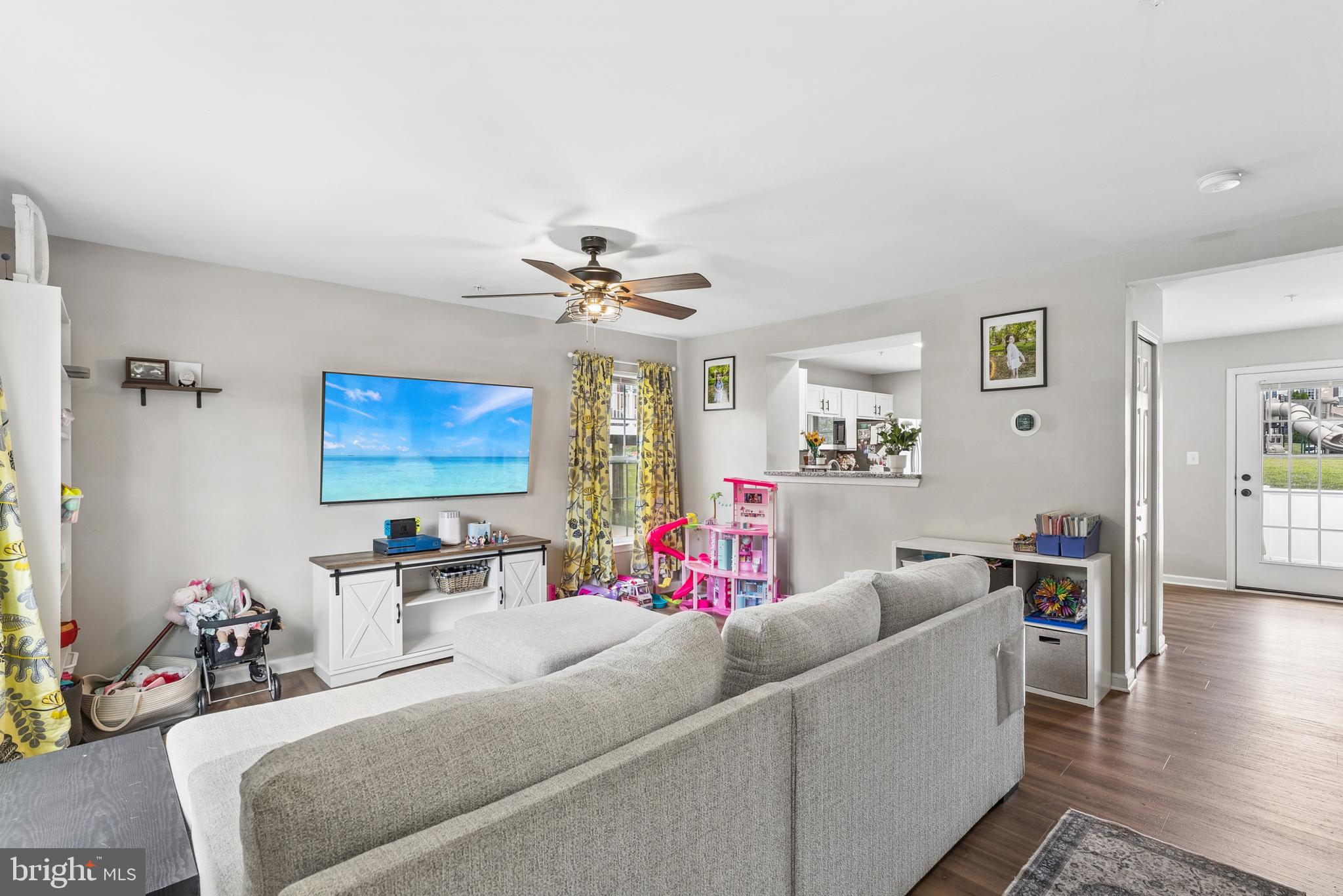 HOLLY WOODS - Residential