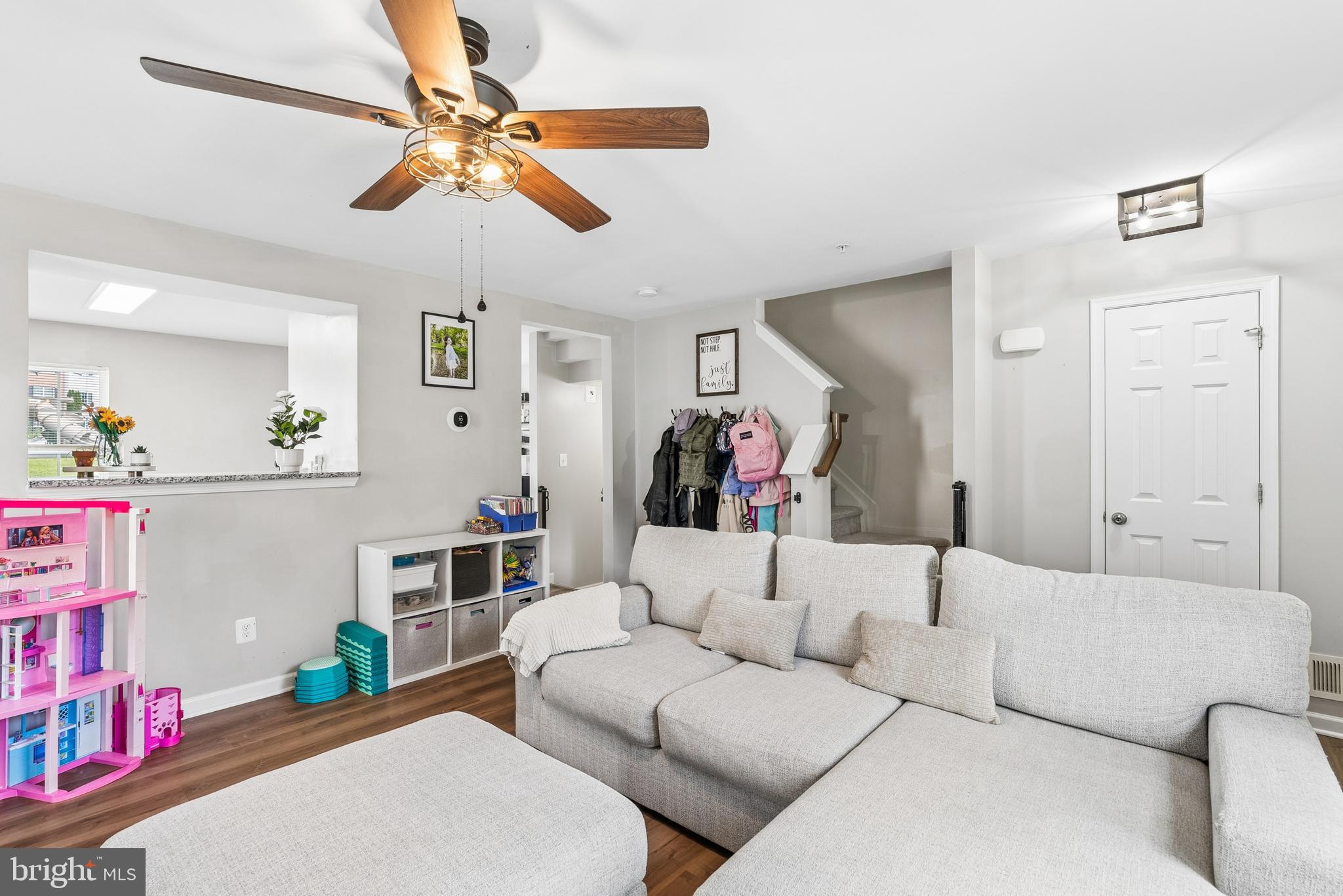 HOLLY WOODS - Residential