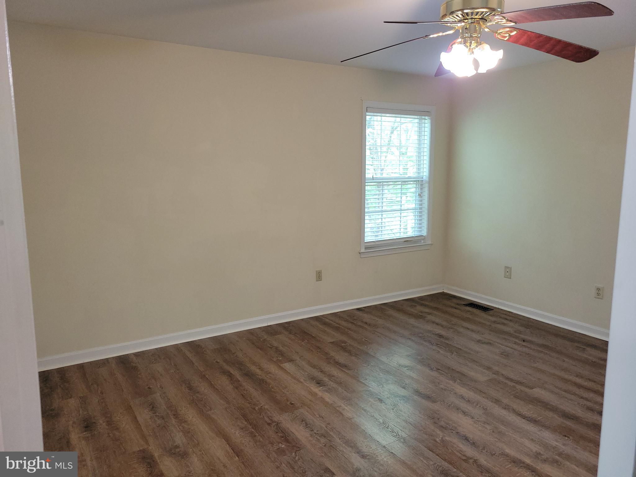 PRESIDENTIAL LAKES - Residential Lease
