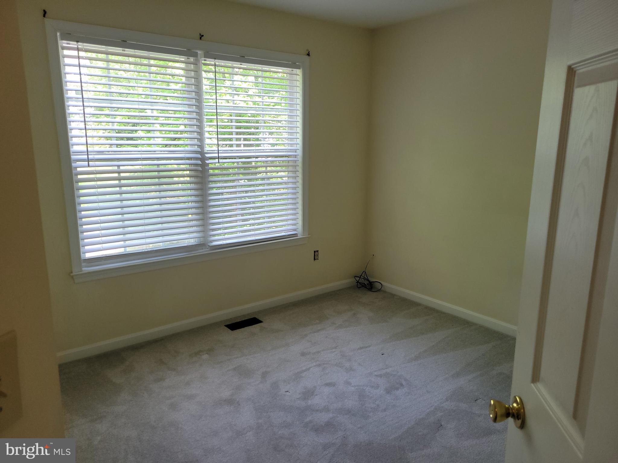 PRESIDENTIAL LAKES - Residential Lease