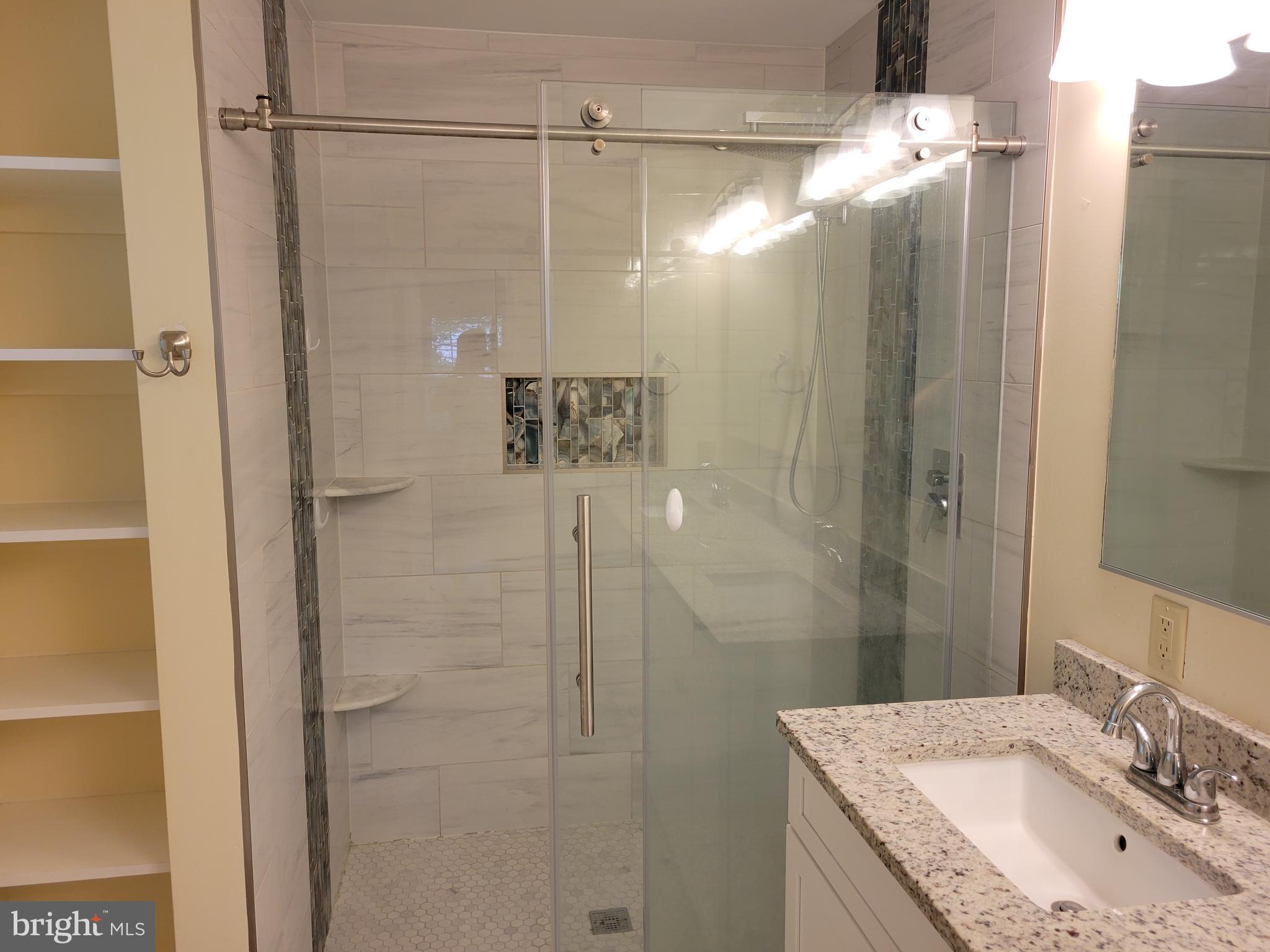 PRESIDENTIAL LAKES - Residential Lease