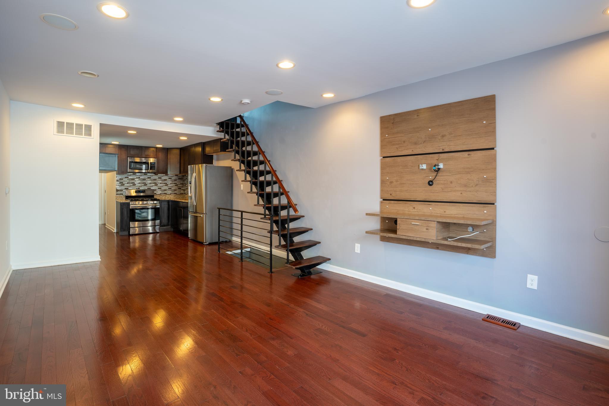 PASSYUNK SQUARE - Residential