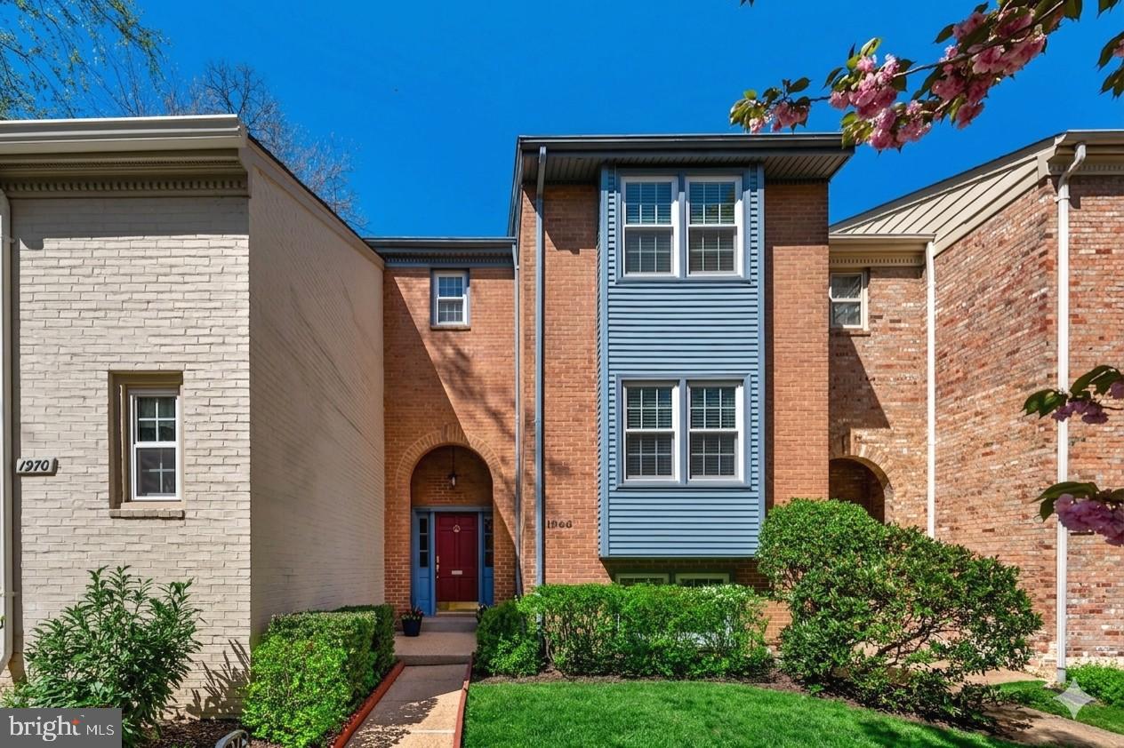 WESTMORELAND SQUARE - Residential