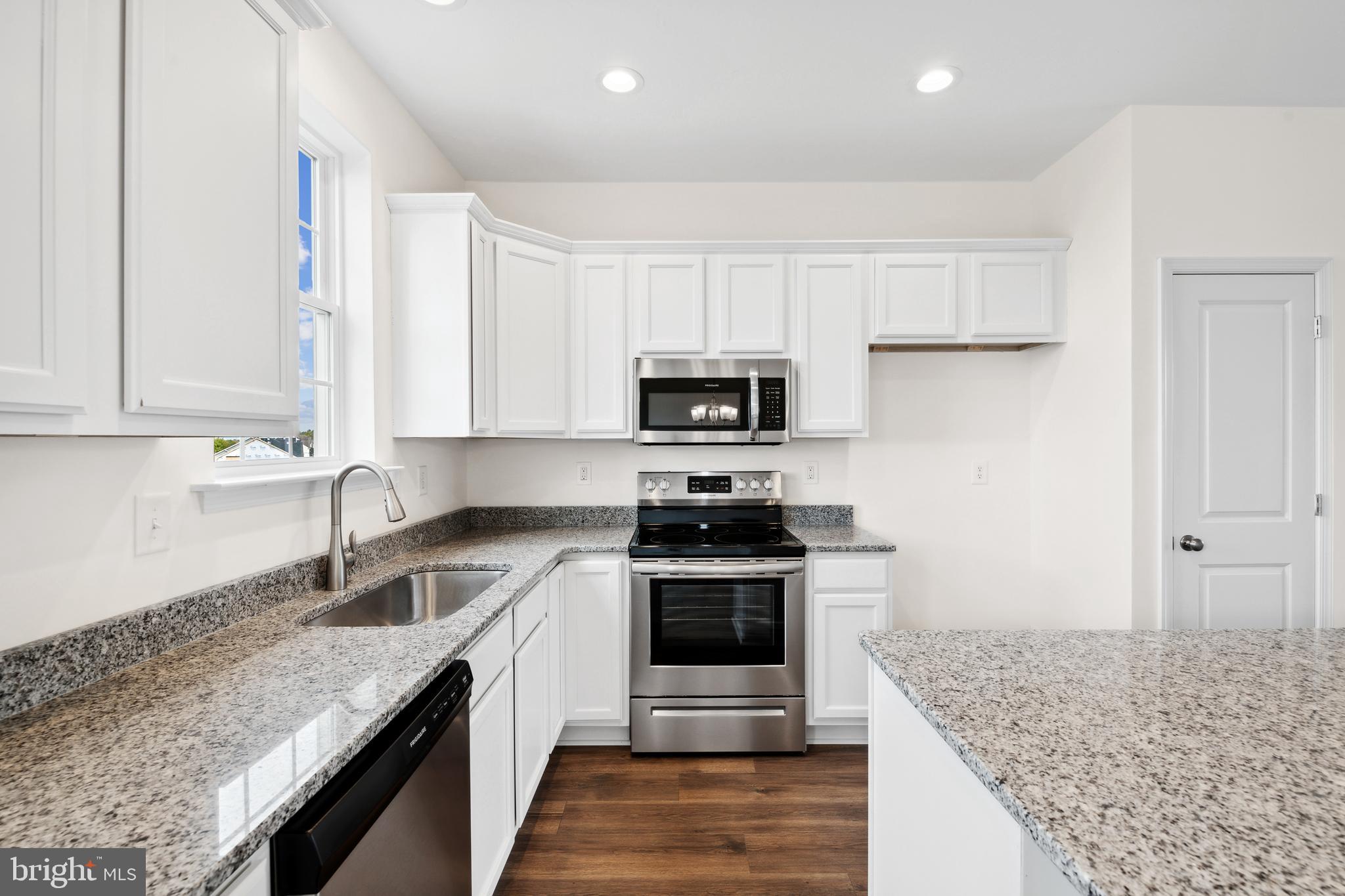 KINGS COURT AT BROWNSTONE - Residential