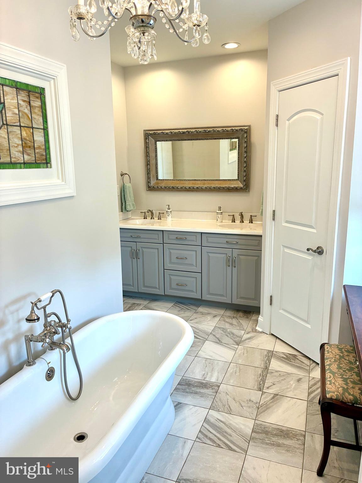 MOSS SPRING ESTATES - Residential
