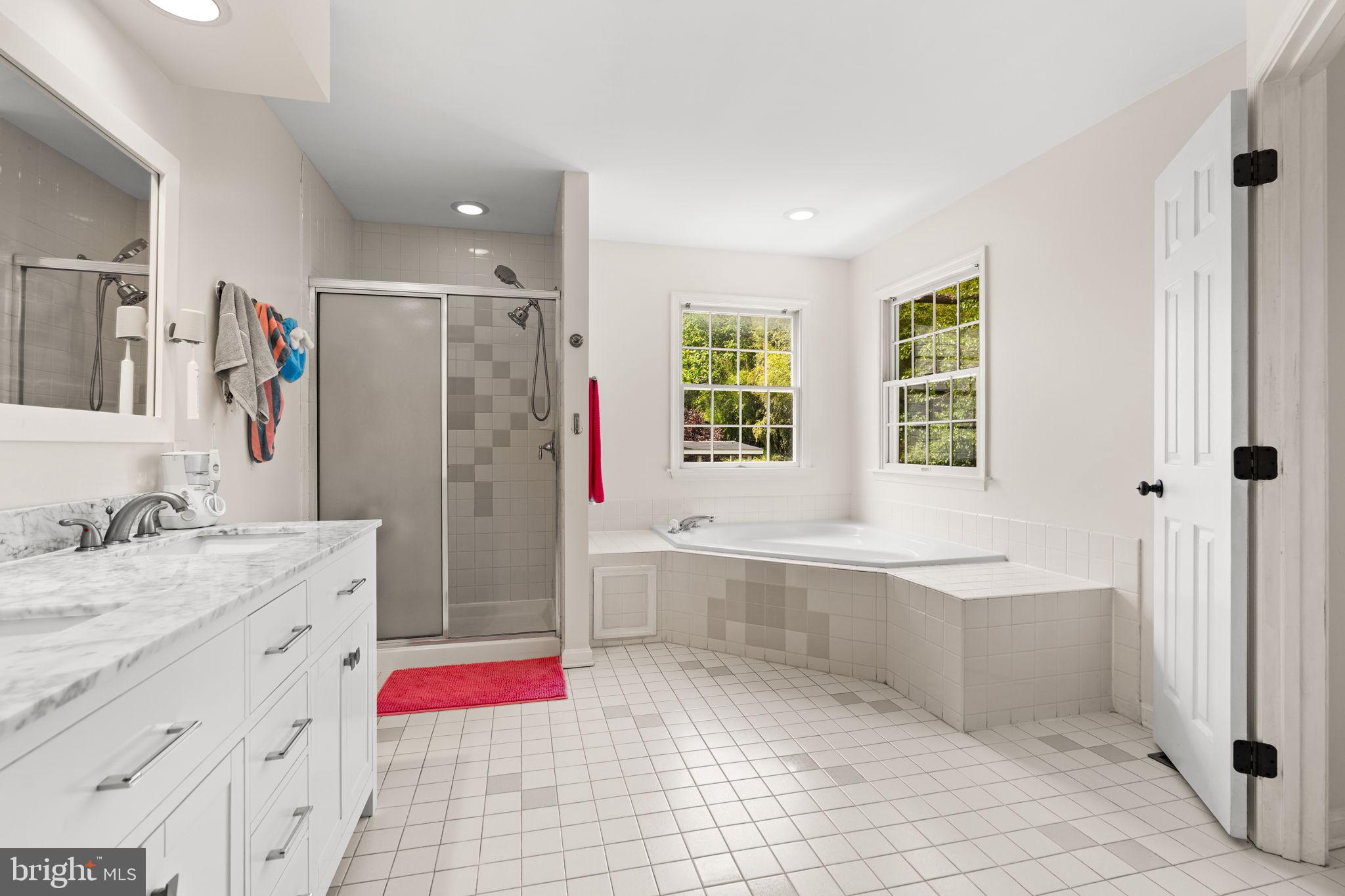 HUNTERS RUN - Residential