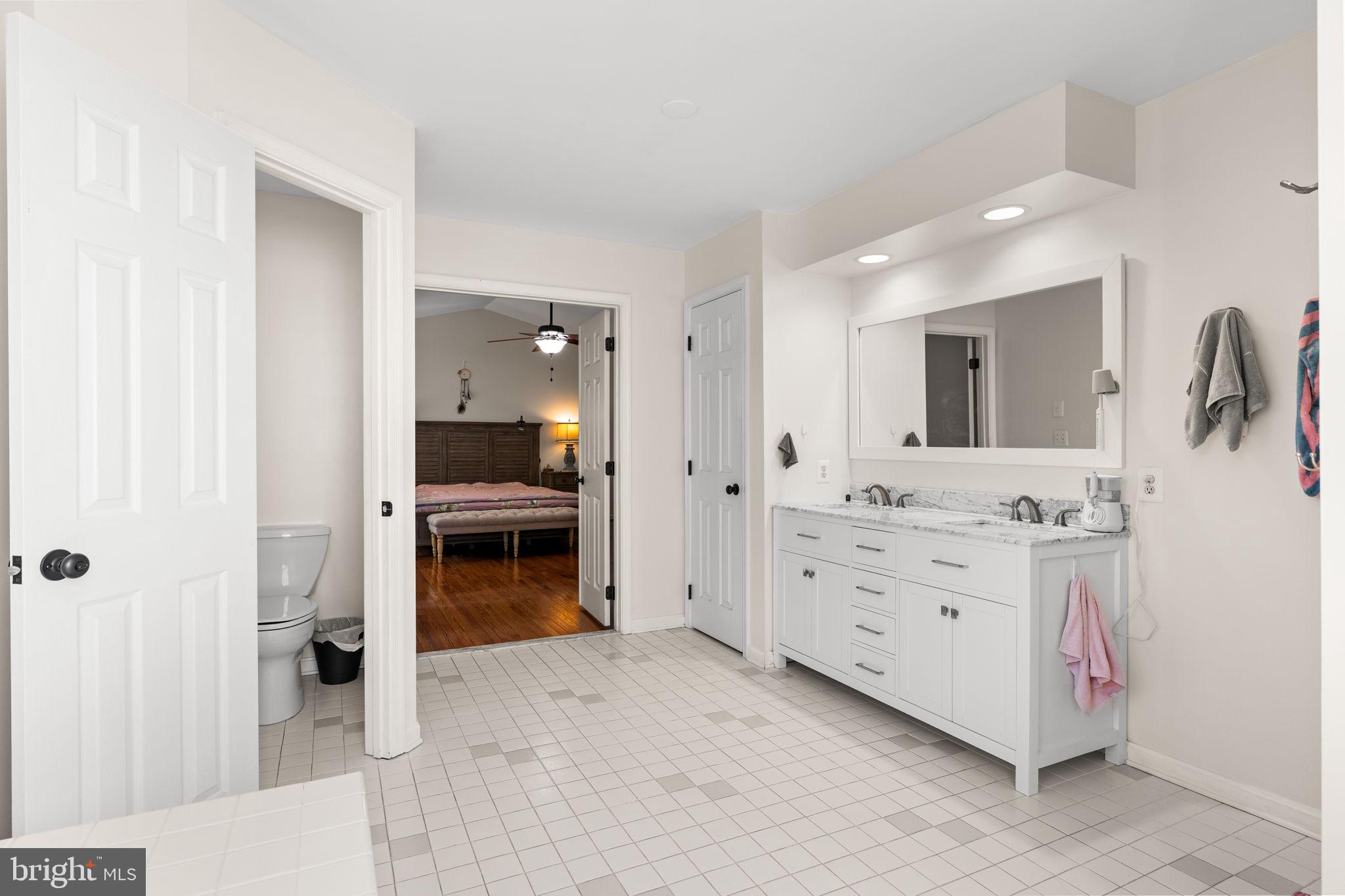HUNTERS RUN - Residential