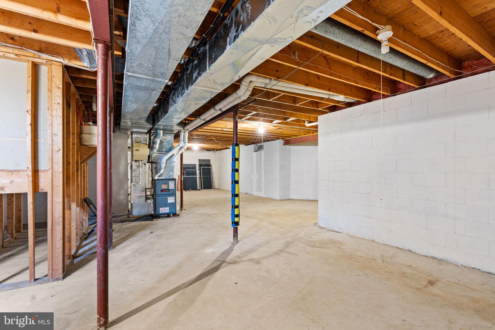 HUNTERS RUN - Residential