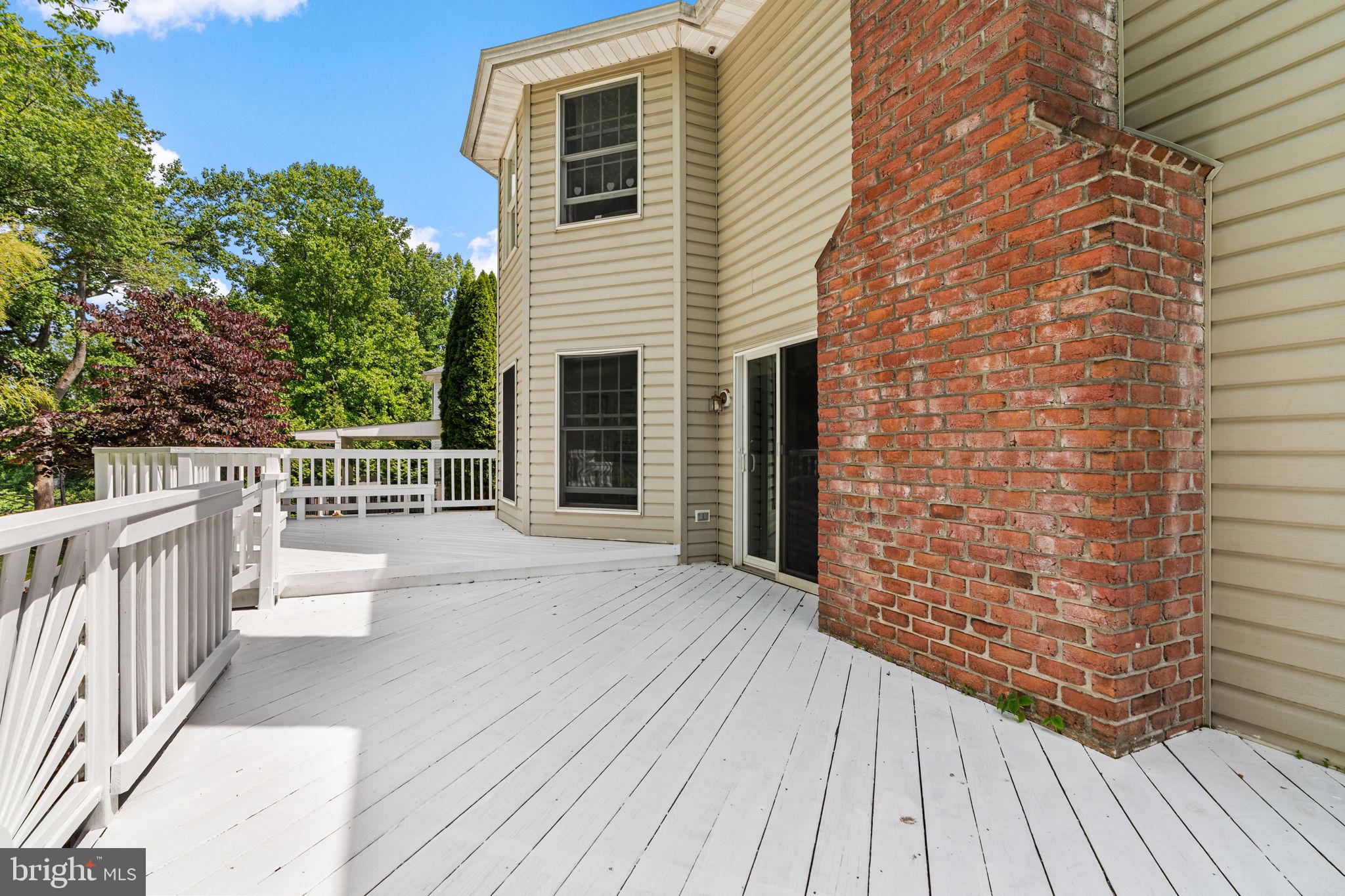 HUNTERS RUN - Residential