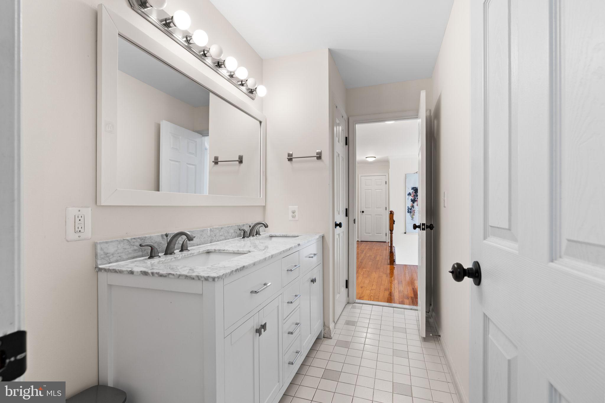 HUNTERS RUN - Residential