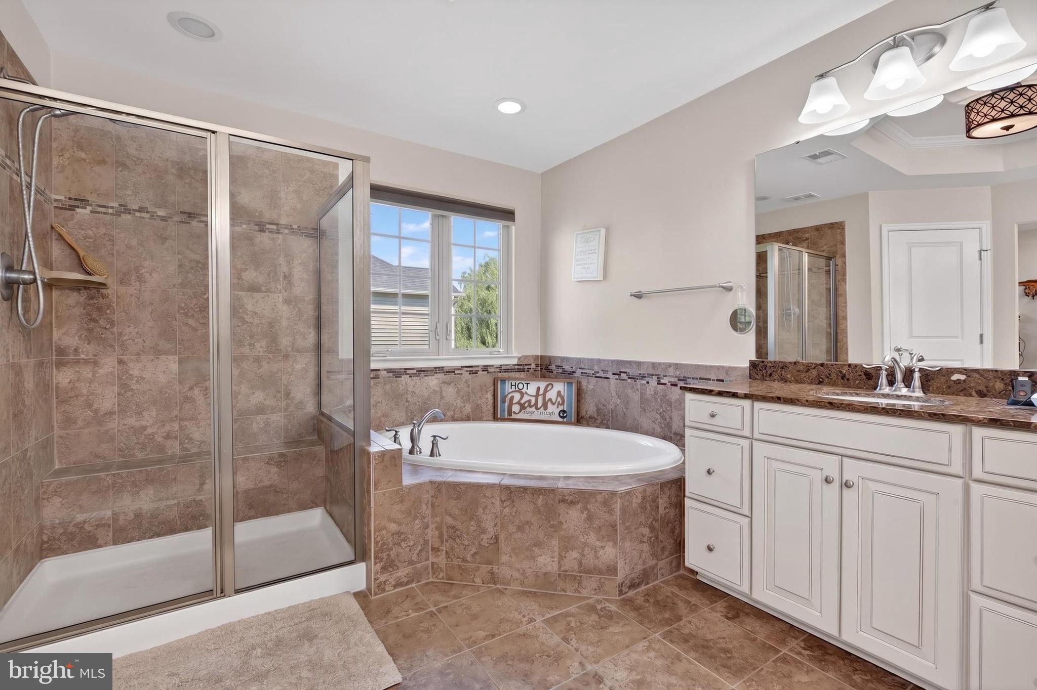 MADISON GROVE - Residential