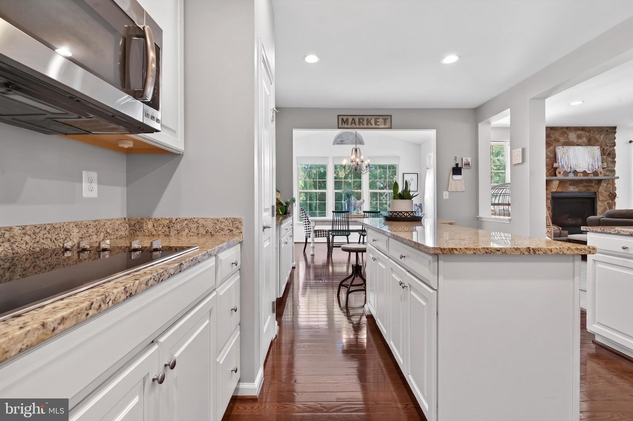 MADISON GROVE - Residential