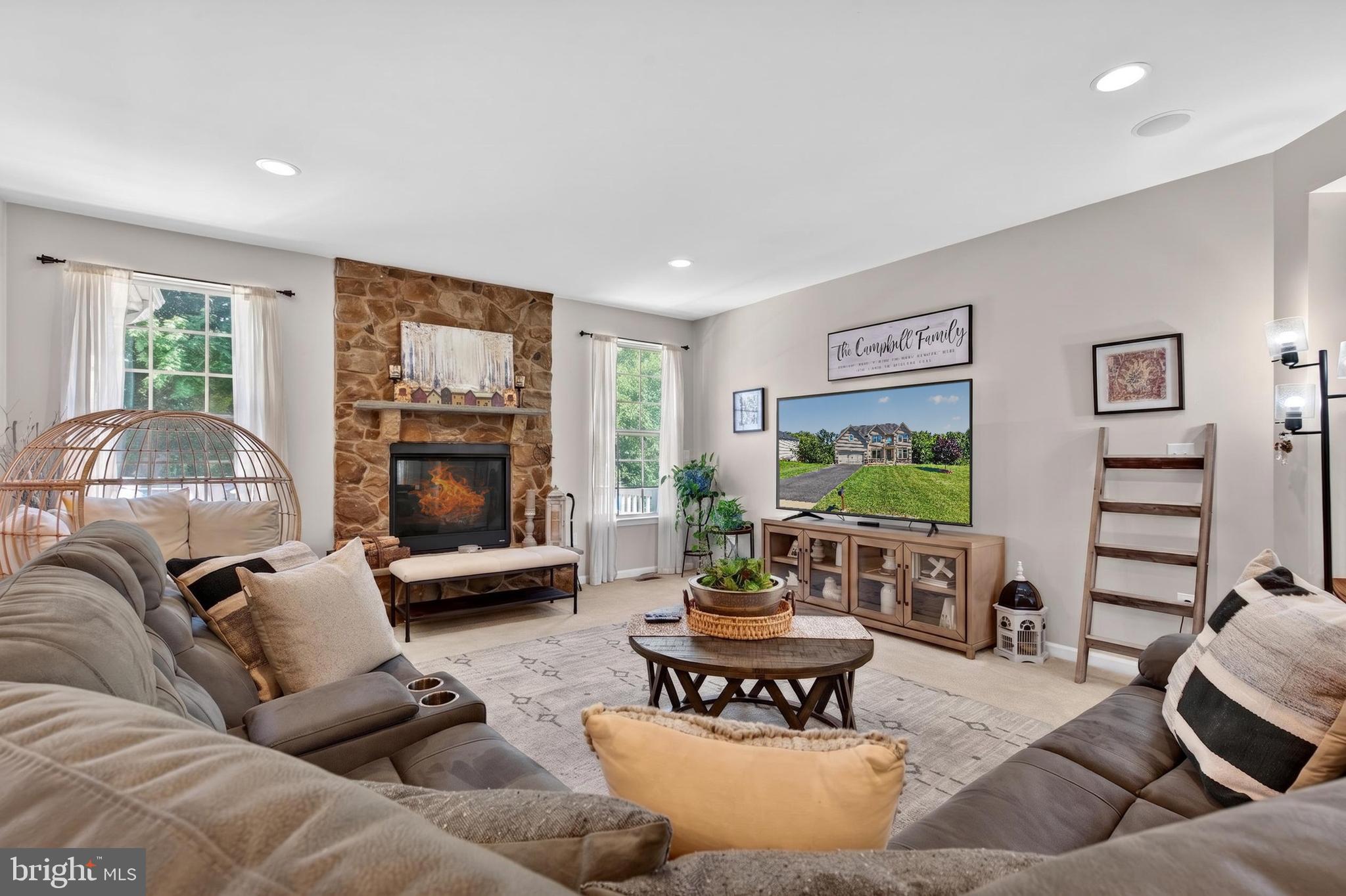 MADISON GROVE - Residential