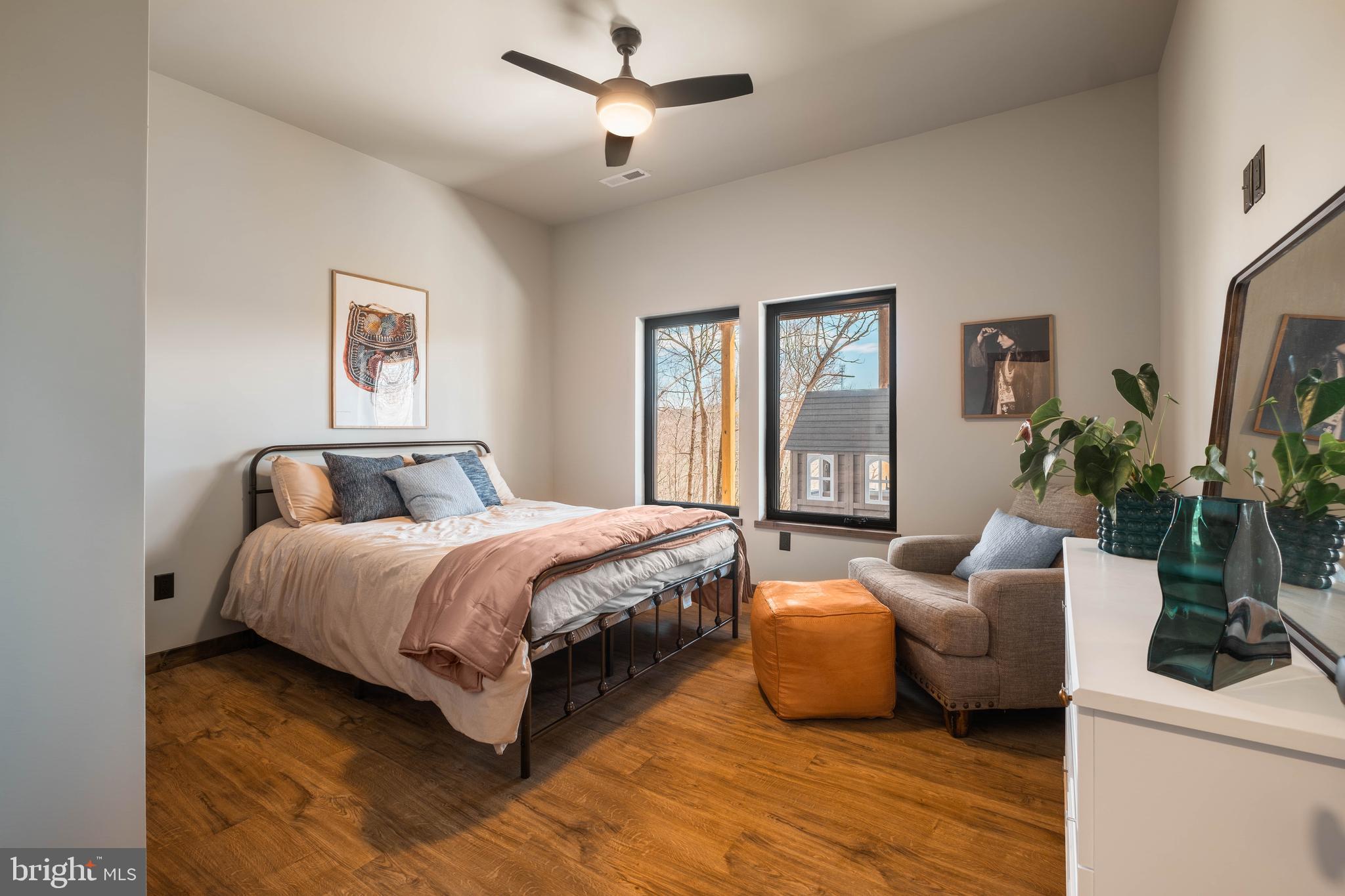 COUNTRY CLUB ACRES - Residential