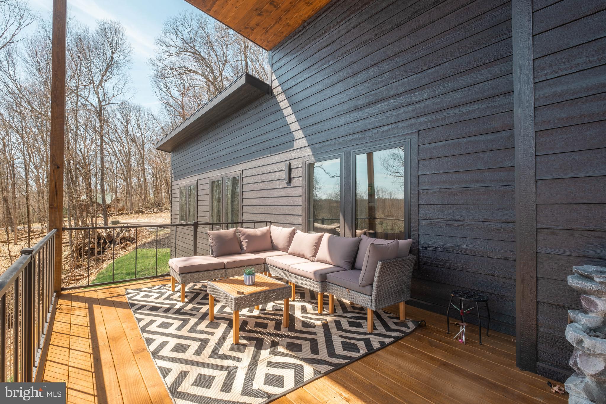 COUNTRY CLUB ACRES - Residential