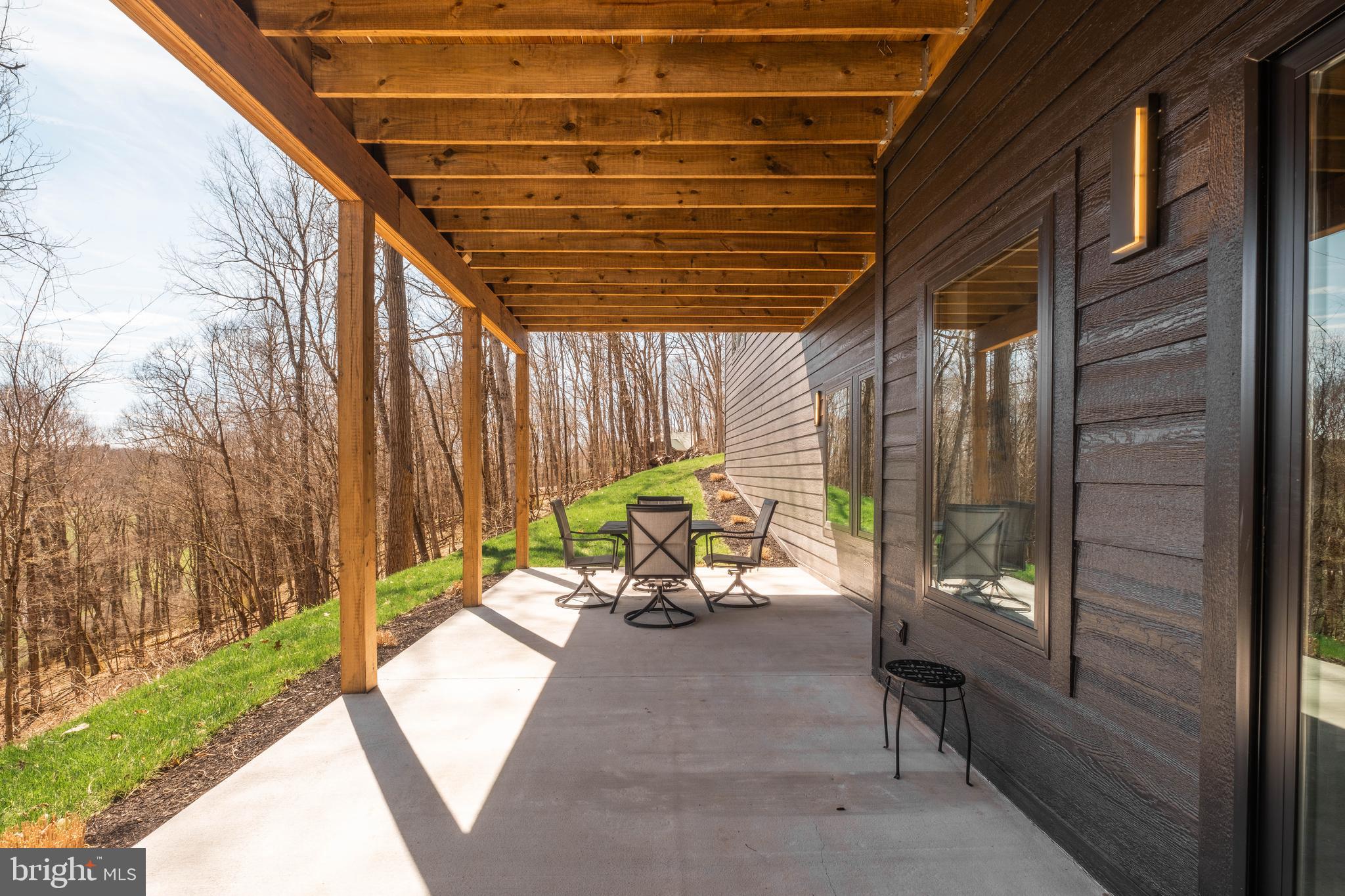 COUNTRY CLUB ACRES - Residential