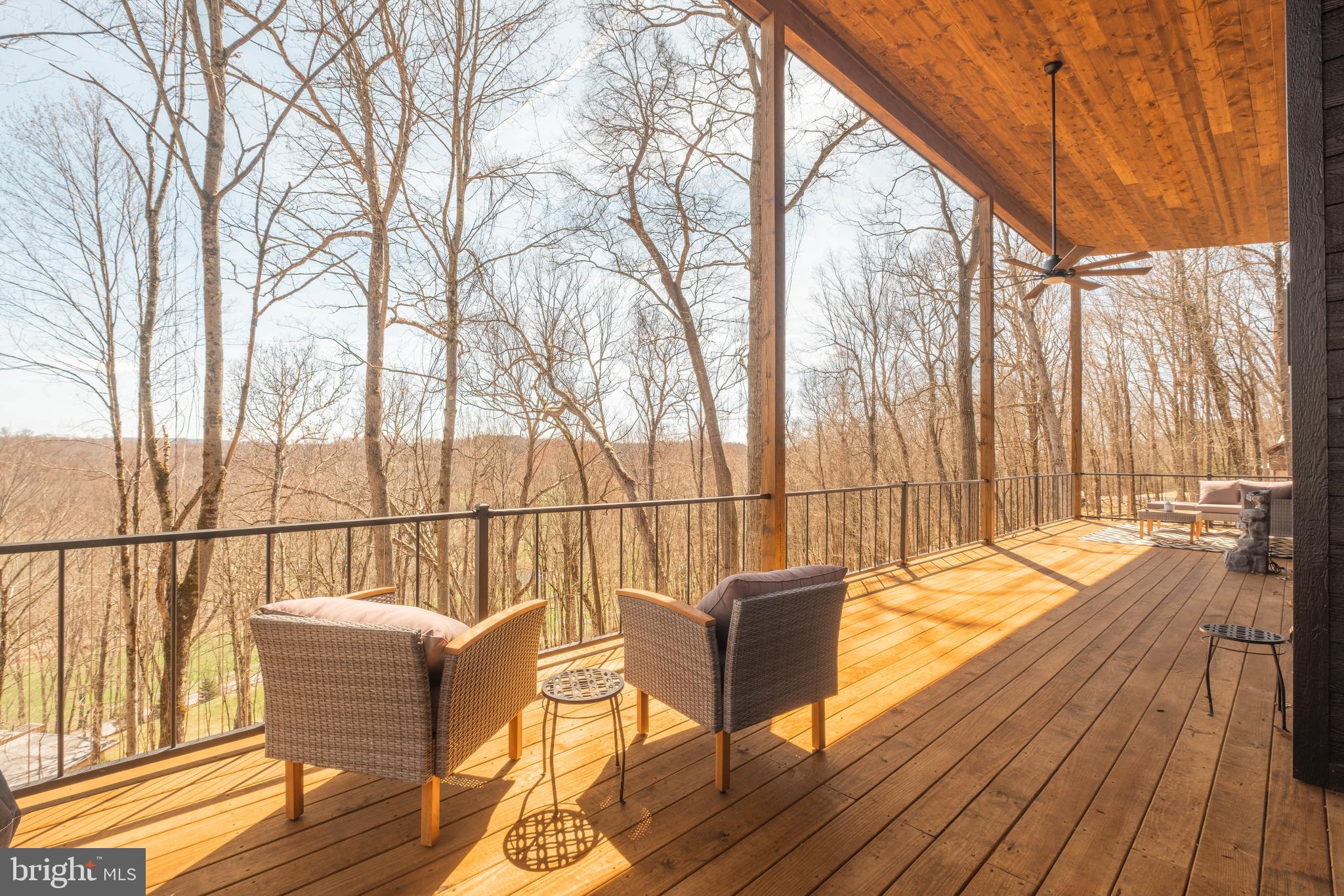 COUNTRY CLUB ACRES - Residential