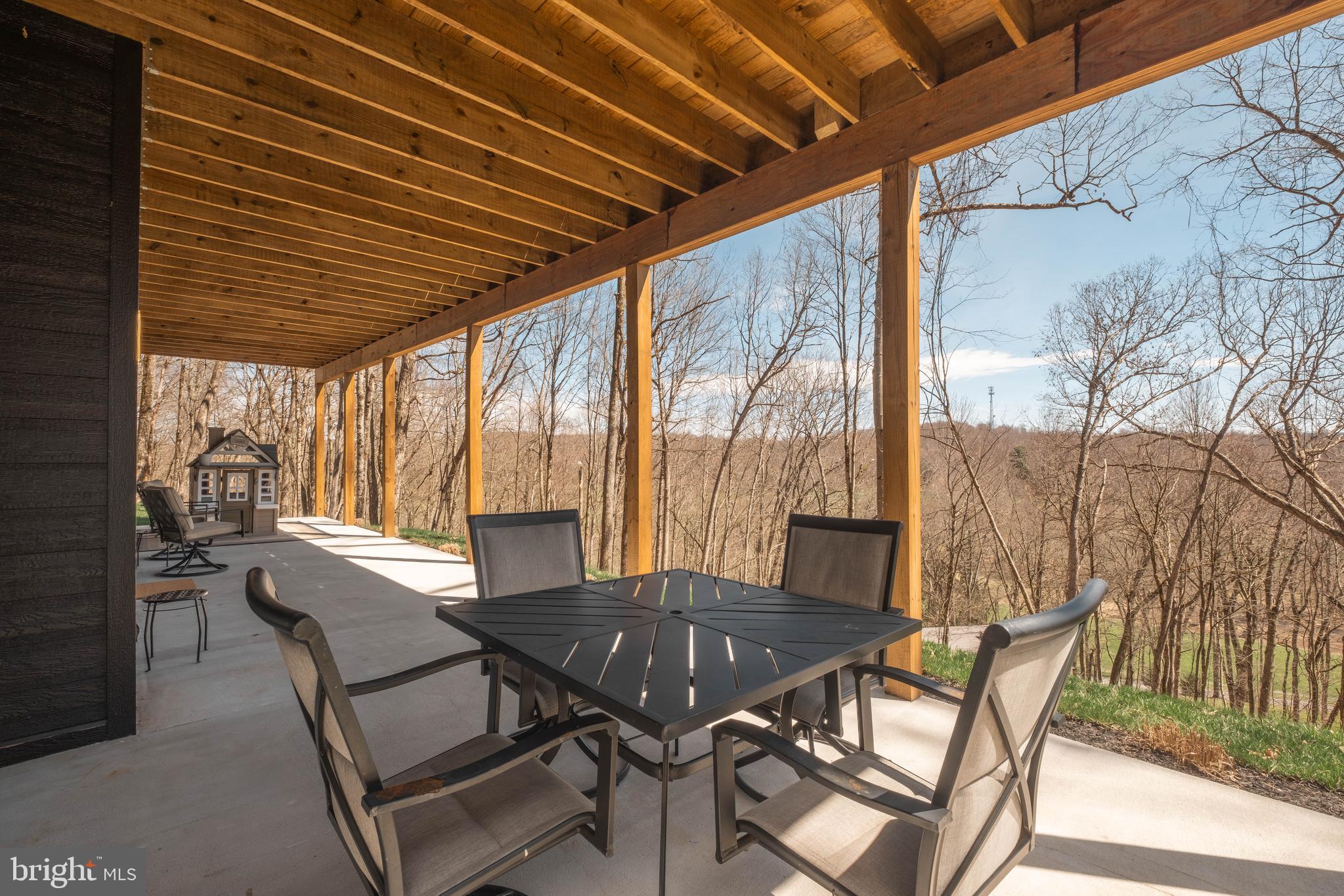 COUNTRY CLUB ACRES - Residential