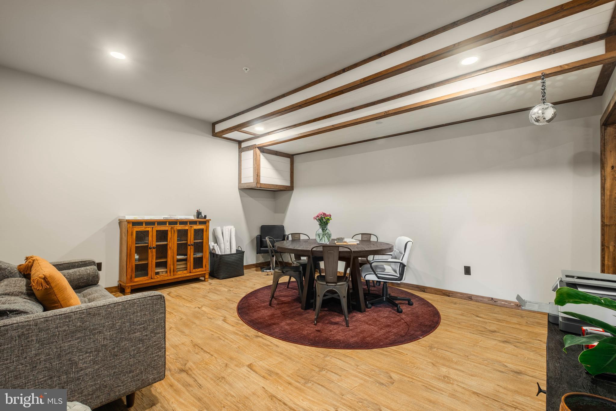 COUNTRY CLUB ACRES - Residential
