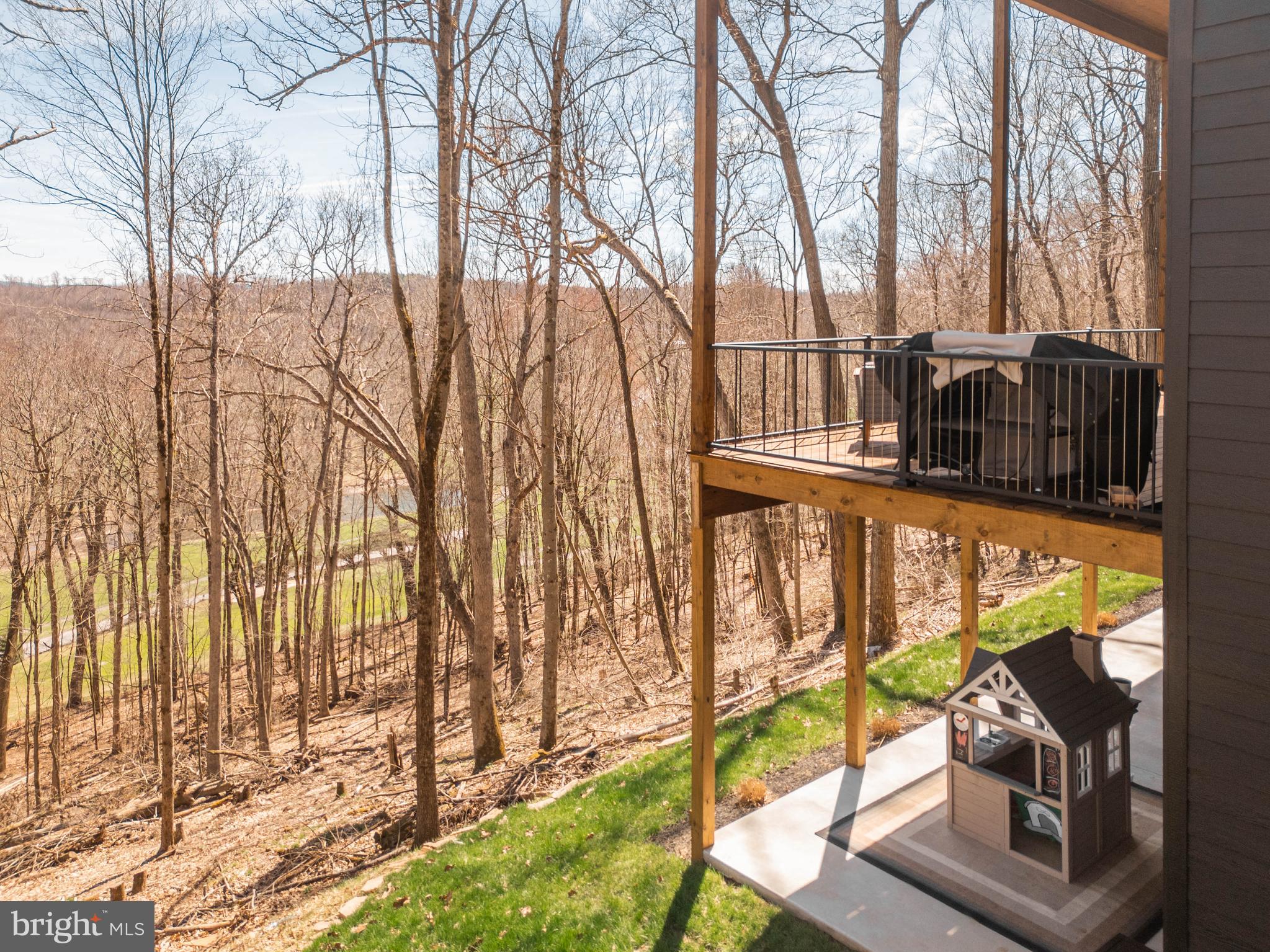 COUNTRY CLUB ACRES - Residential