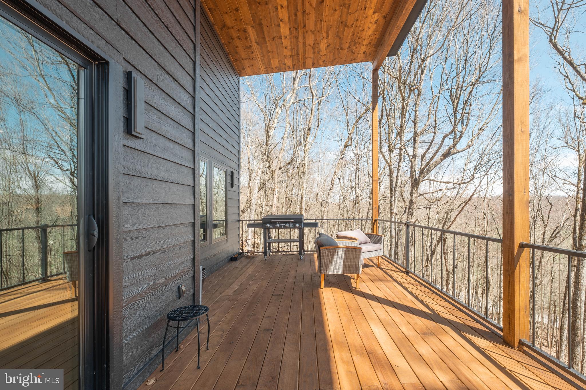 COUNTRY CLUB ACRES - Residential