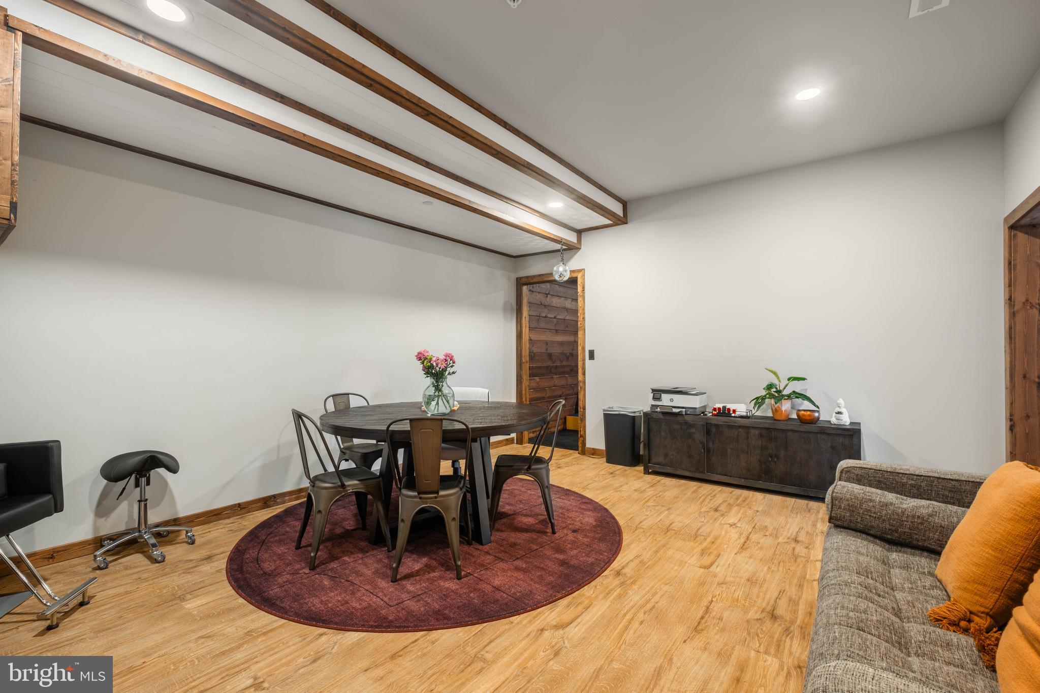 COUNTRY CLUB ACRES - Residential