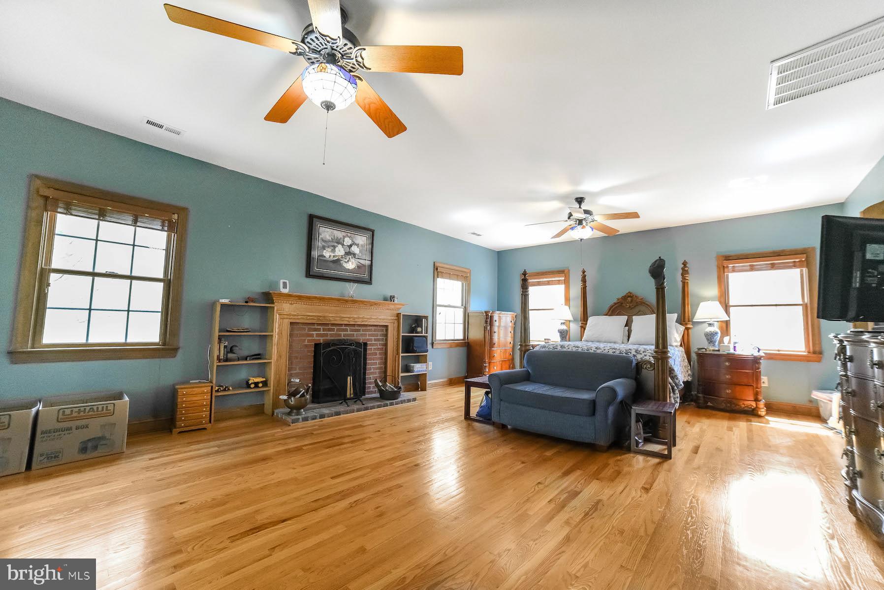 WHITE OAK - Residential