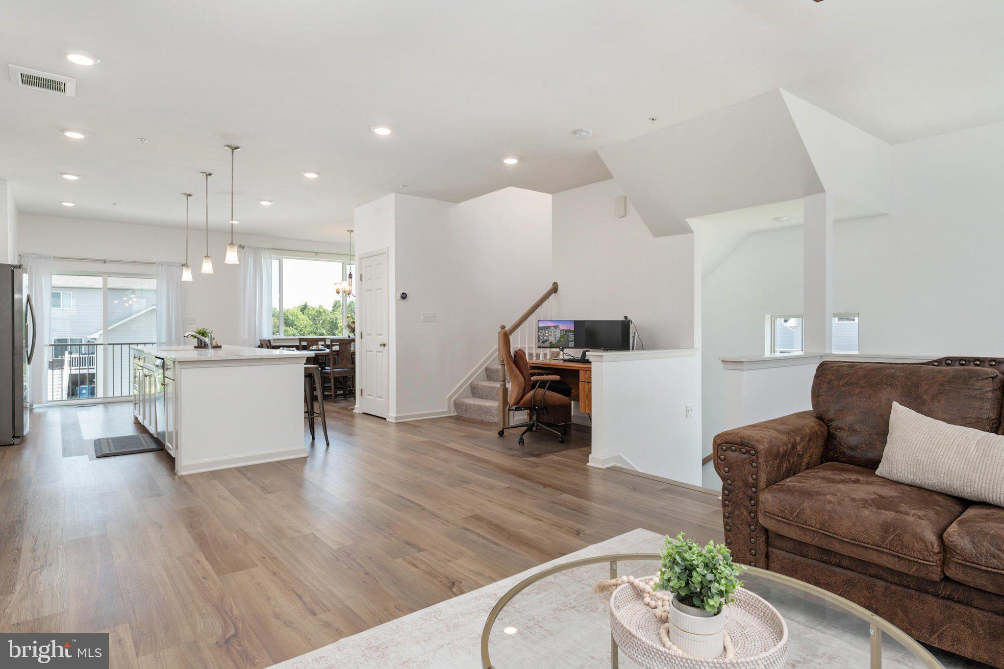 ELLENDALE - Residential