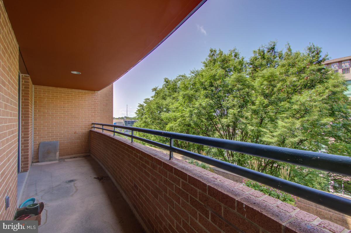 HAMPDEN SQUARE - Residential
