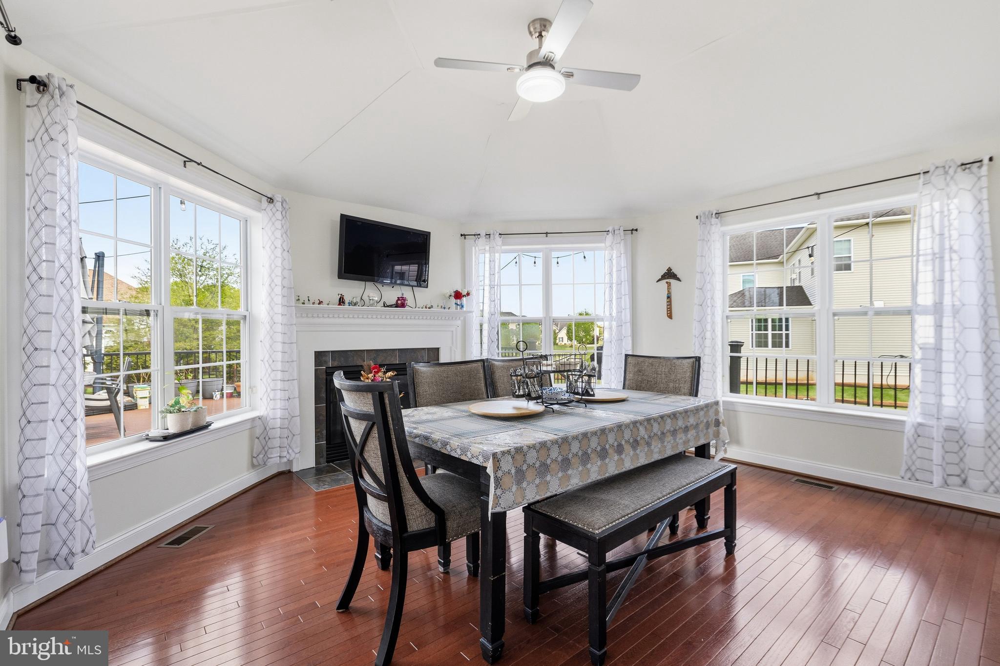 RED LION CHASE - Residential