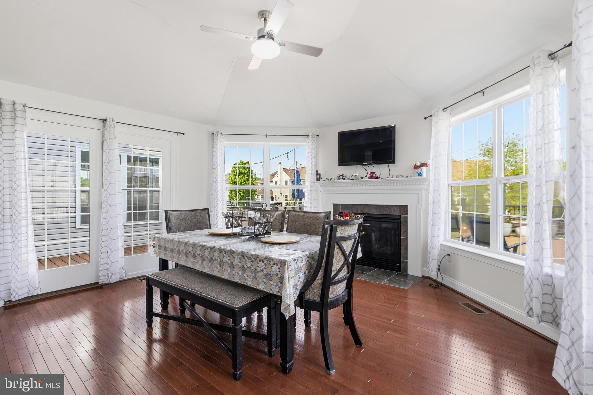 RED LION CHASE - Residential