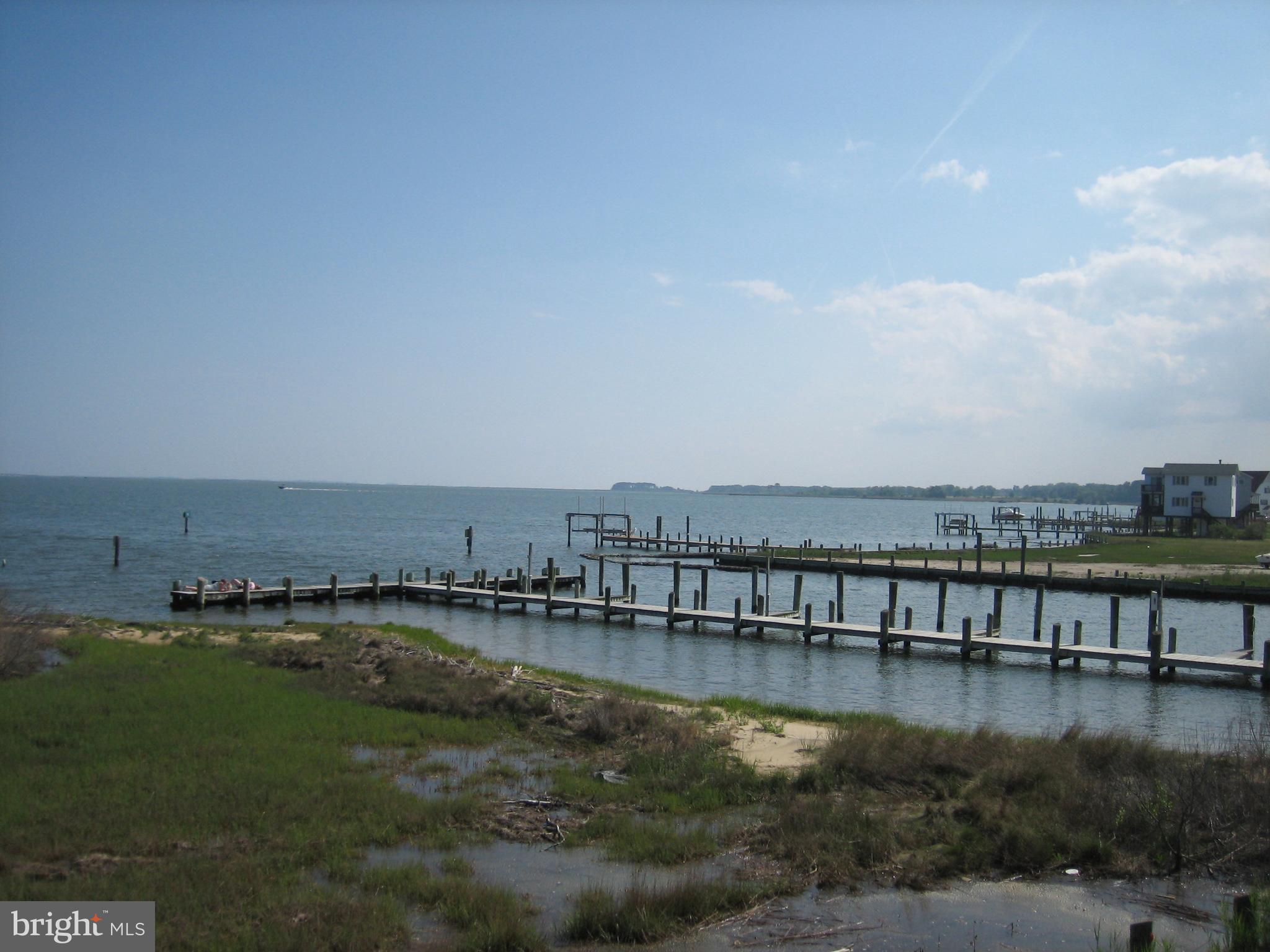 CAPTAIN'S COVE - Land