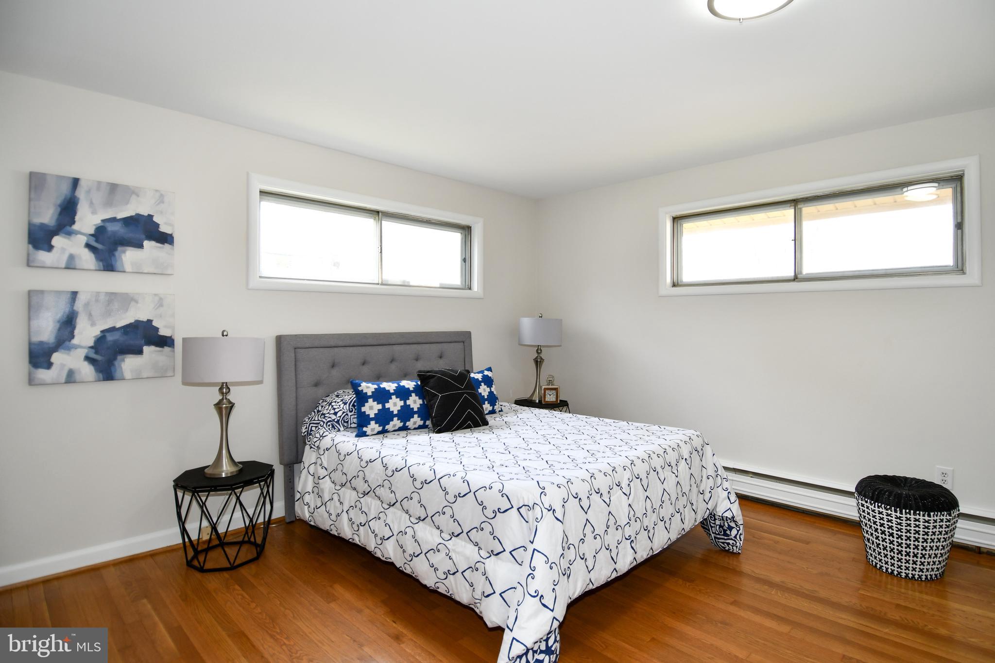 COUNTRY CLUB HILLS - Residential