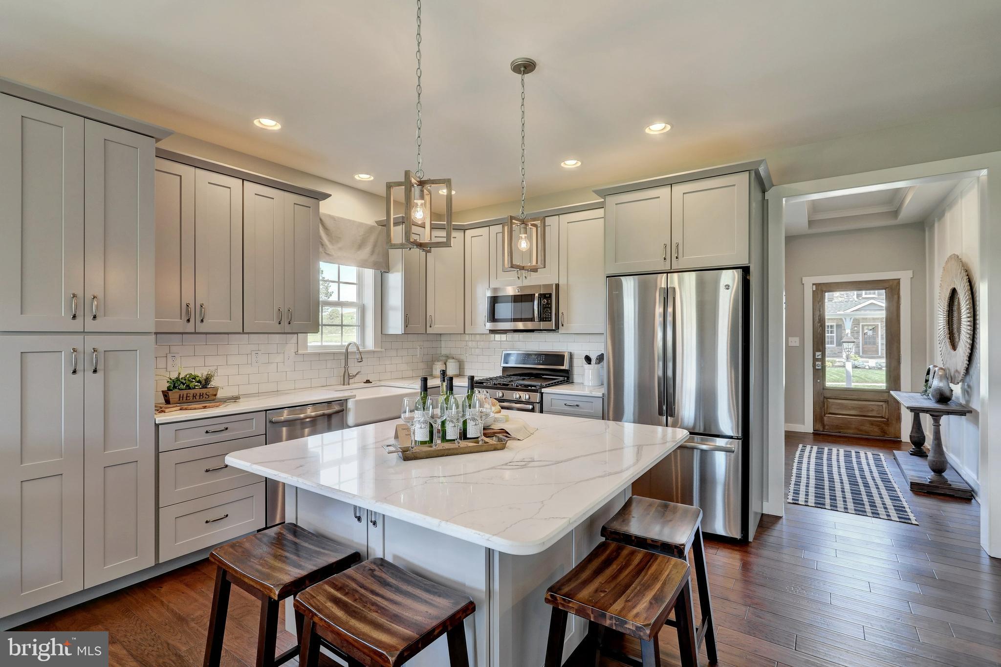 LEXINGTON POINTE - Residential