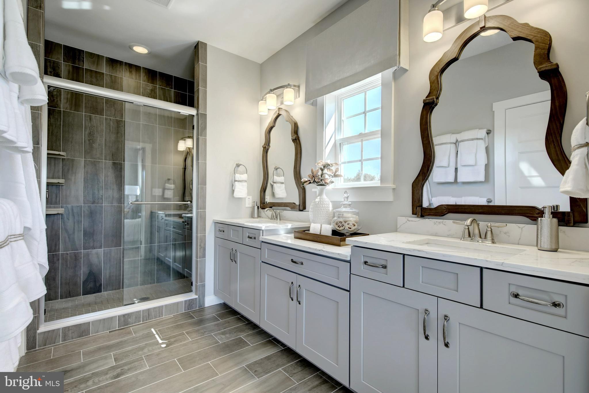 LEXINGTON POINTE - Residential