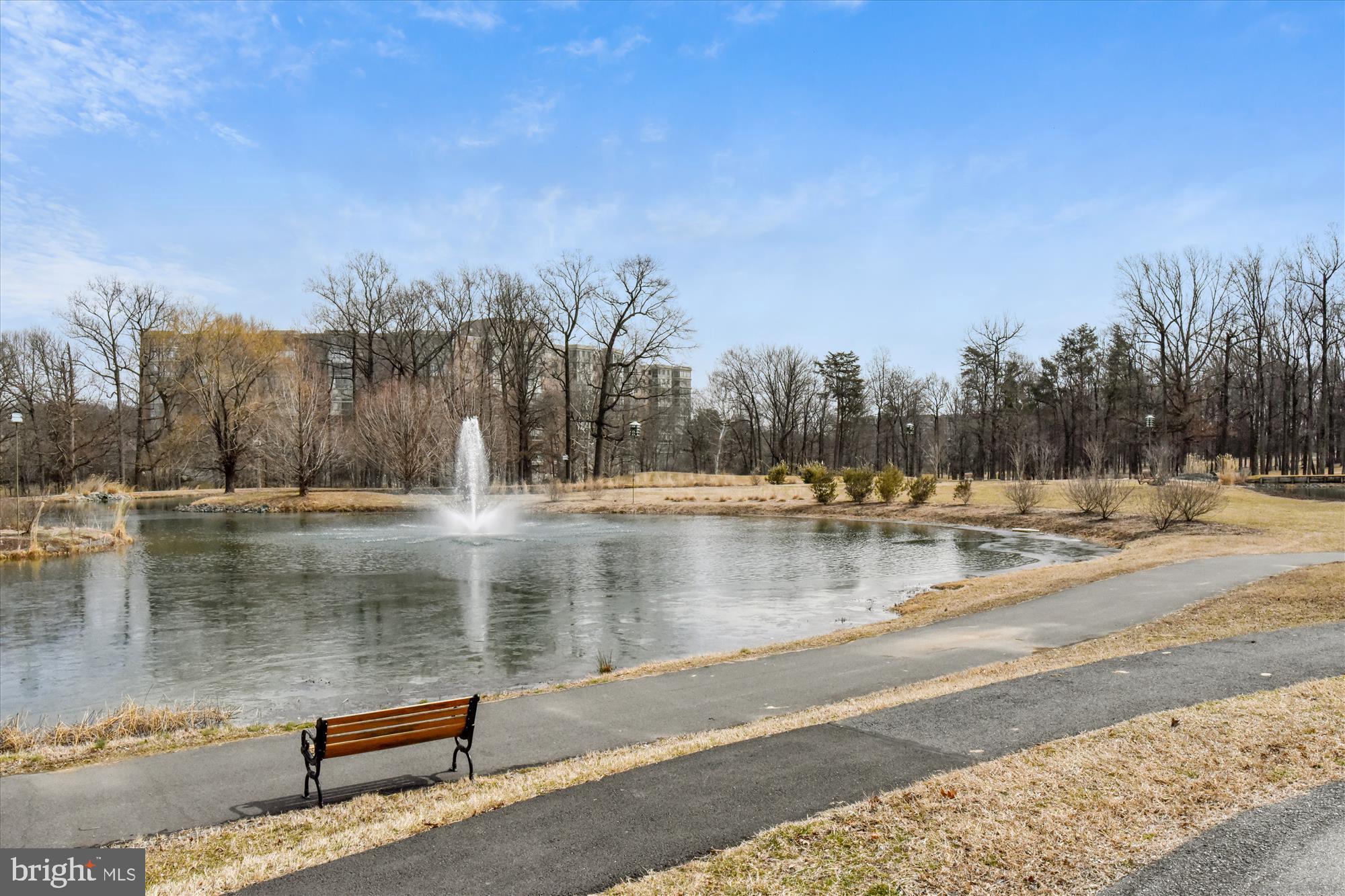 LEISURE WORLD - Residential
