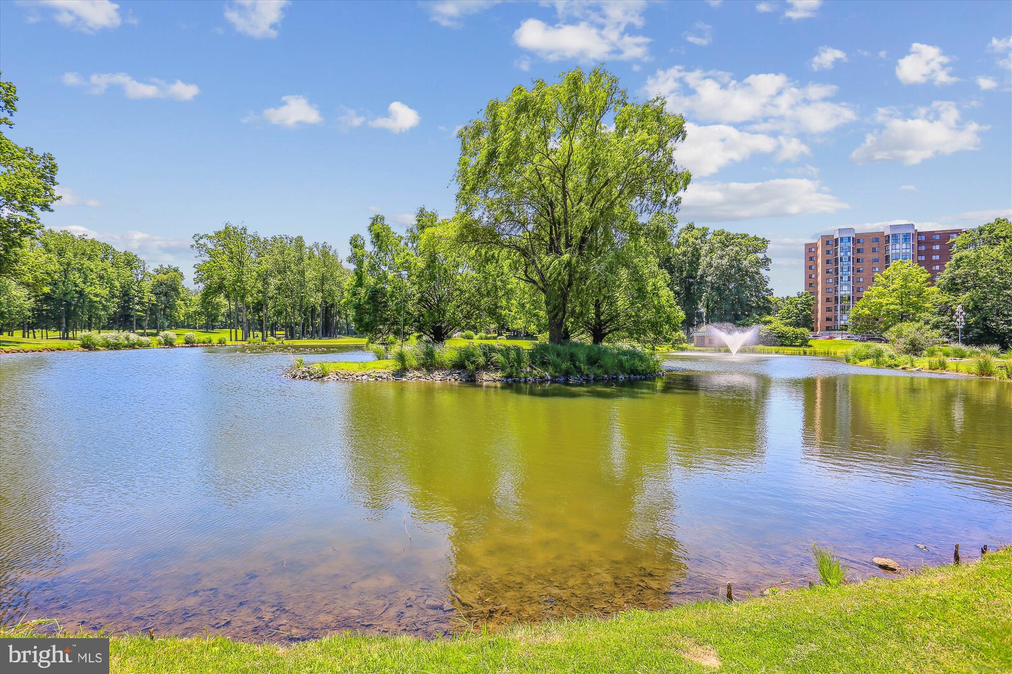 LEISURE WORLD - Residential