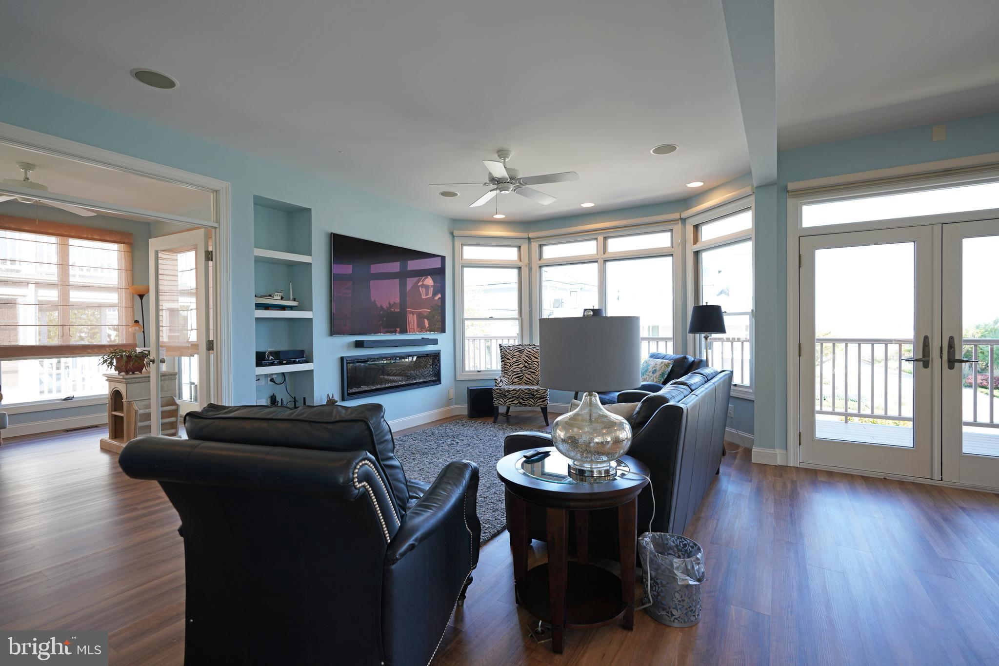 CAPE SHORES - Residential