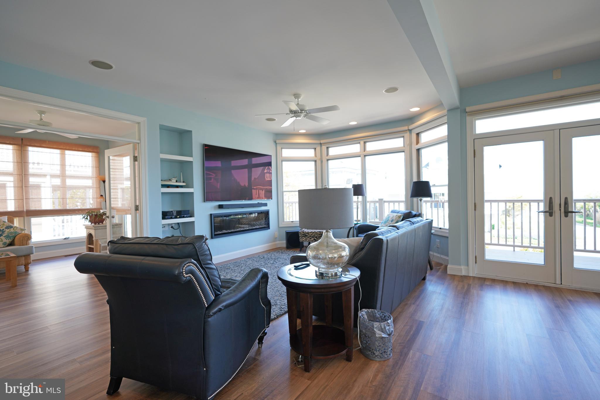 CAPE SHORES - Residential