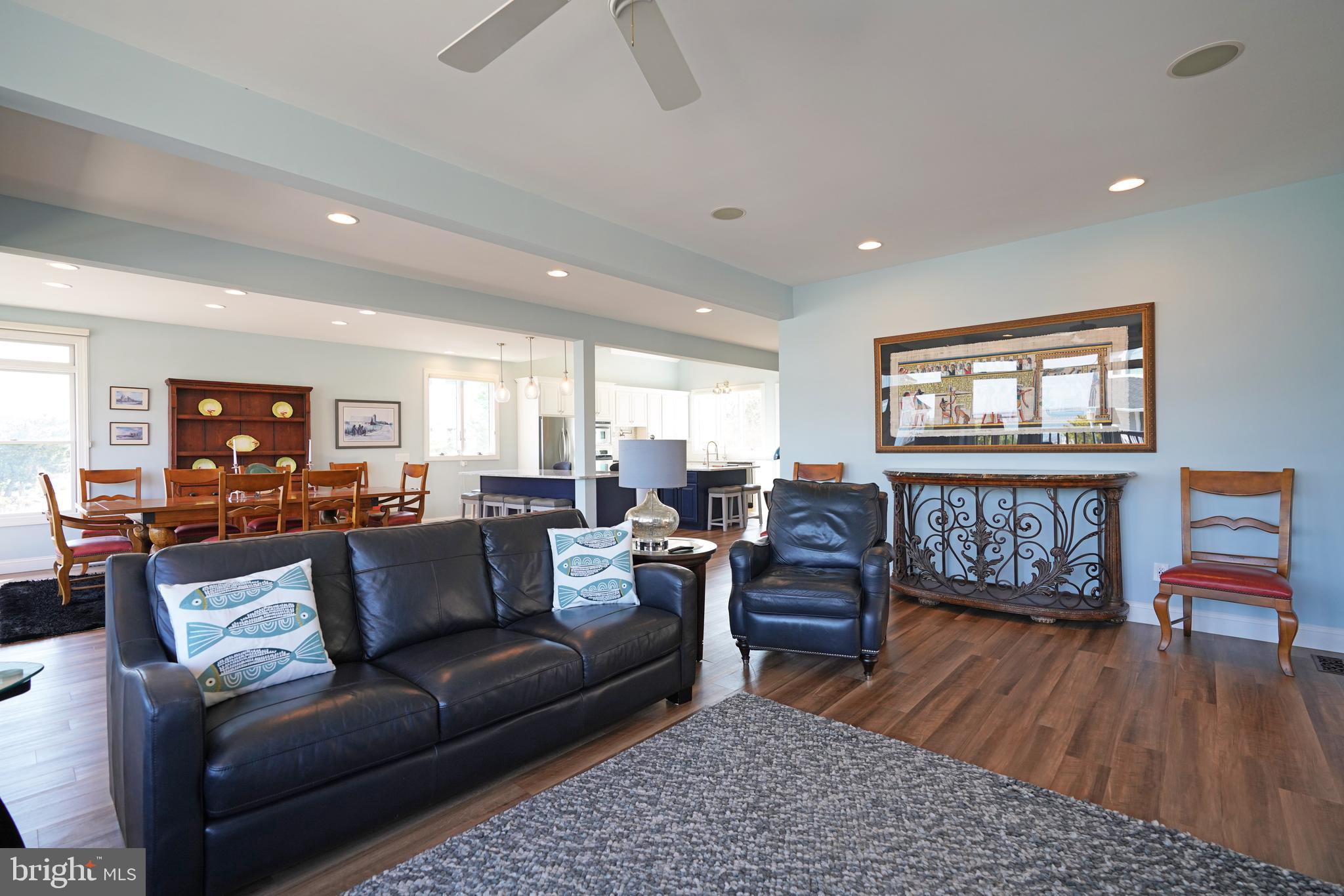 CAPE SHORES - Residential