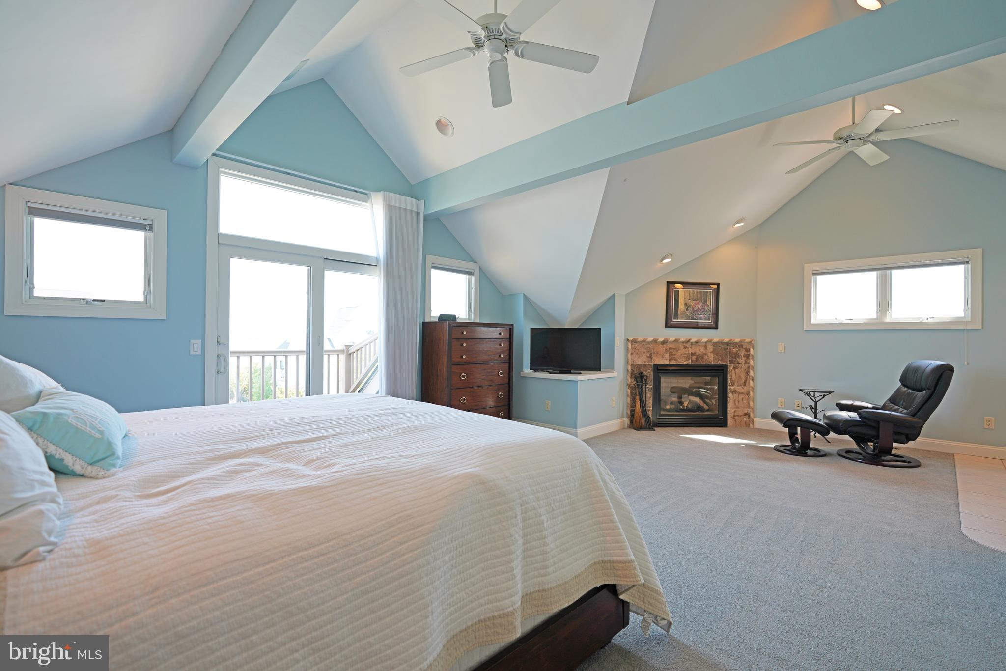 CAPE SHORES - Residential