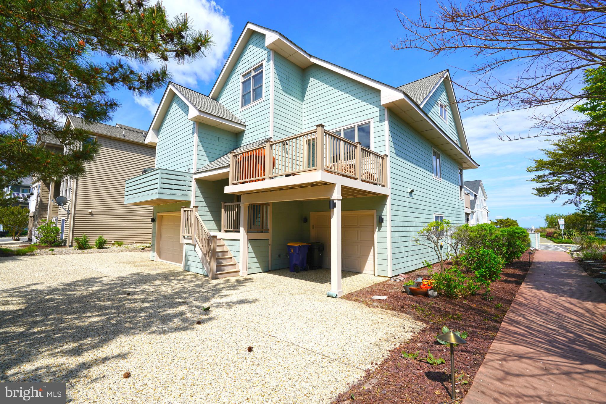 CAPE SHORES - Residential