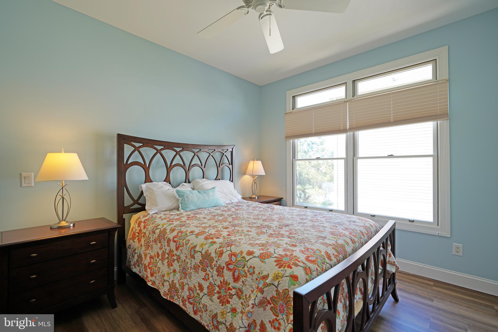 CAPE SHORES - Residential
