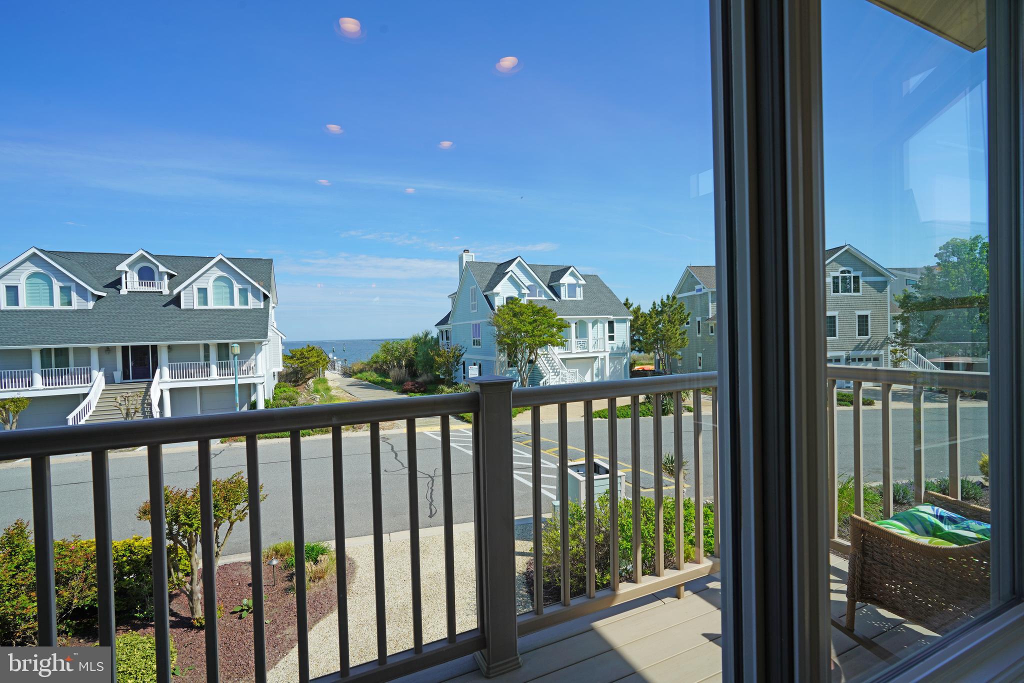 CAPE SHORES - Residential