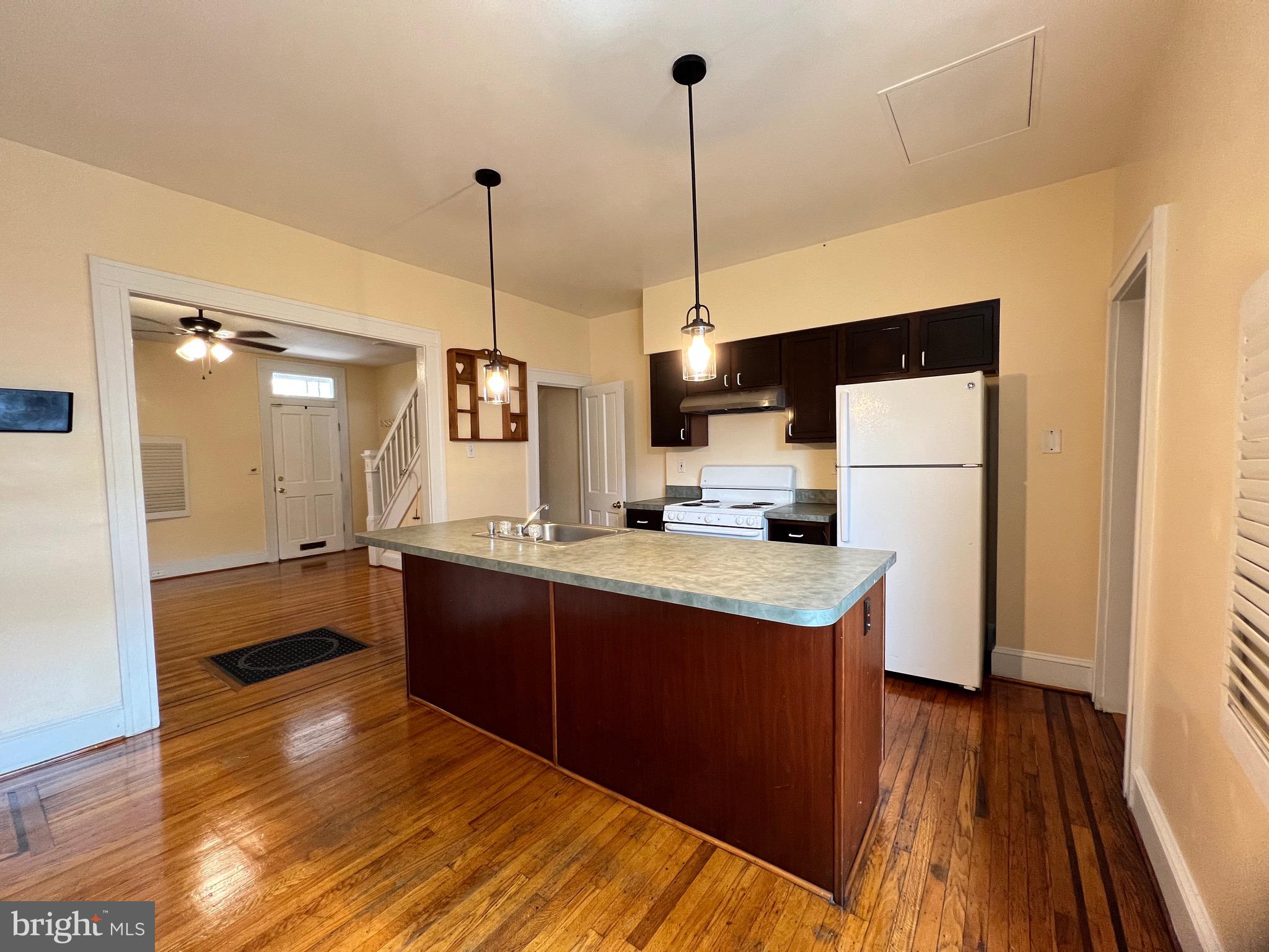 HIGHLANDTOWN - Residential