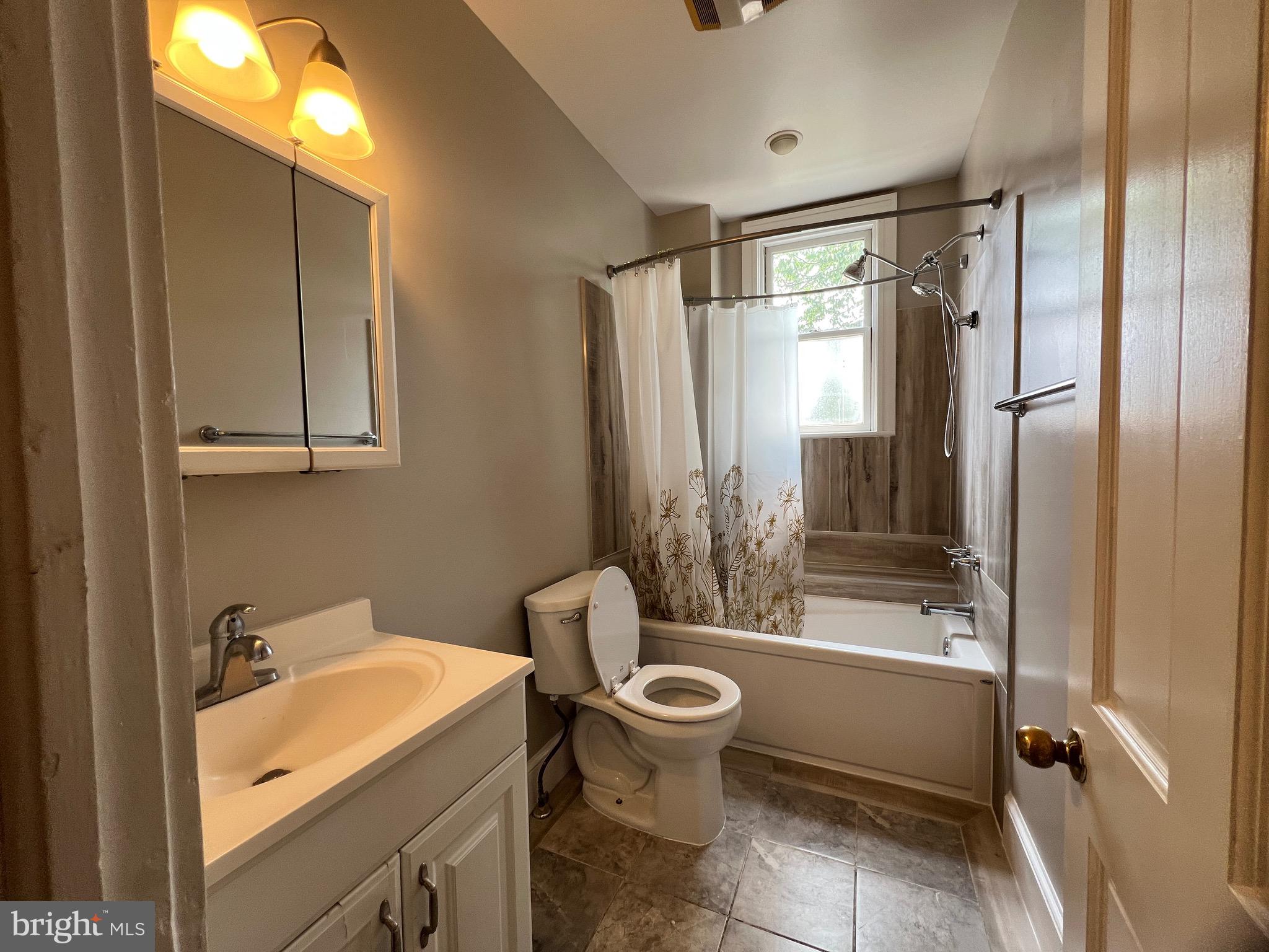 HIGHLANDTOWN - Residential