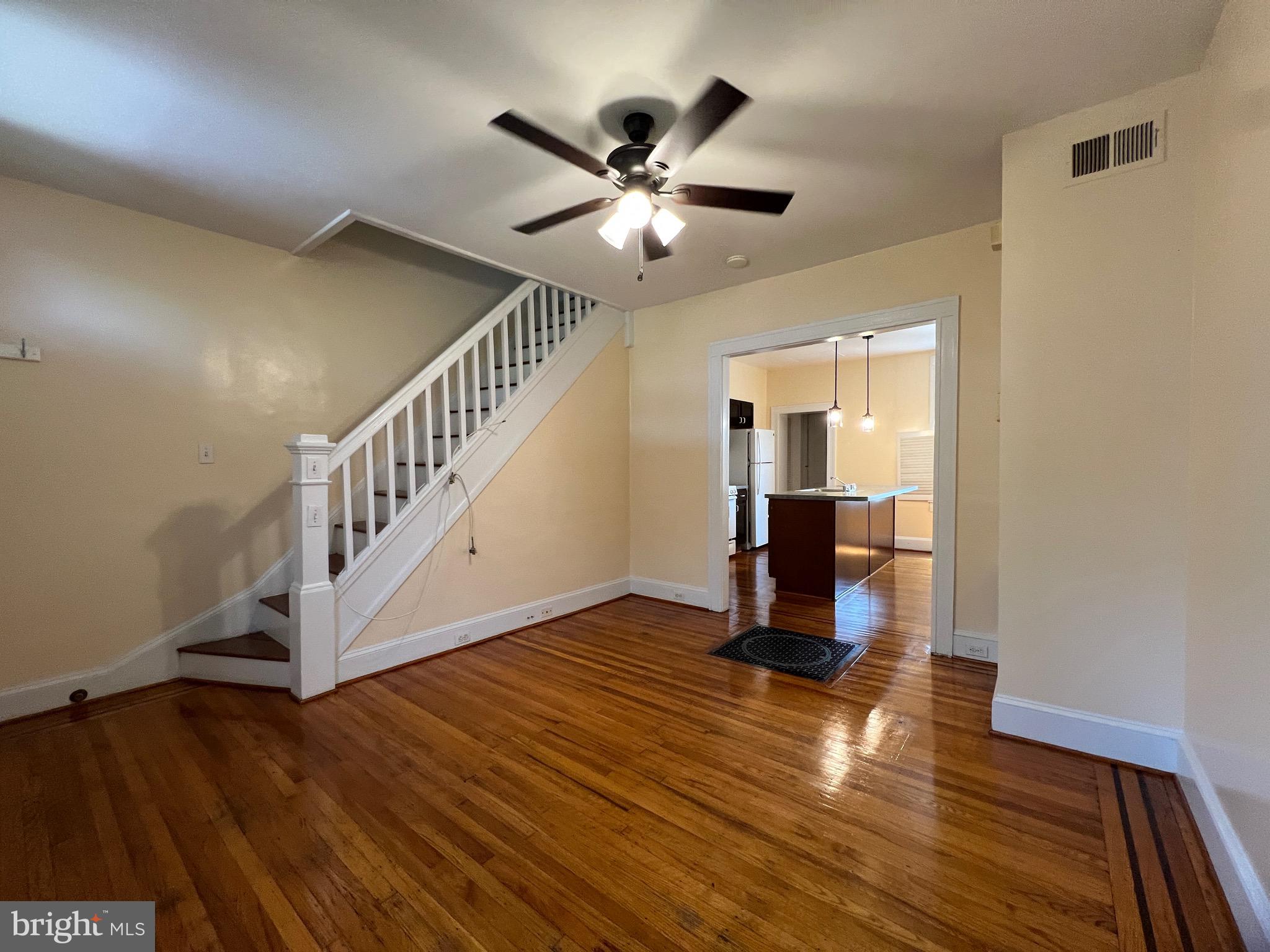 HIGHLANDTOWN - Residential
