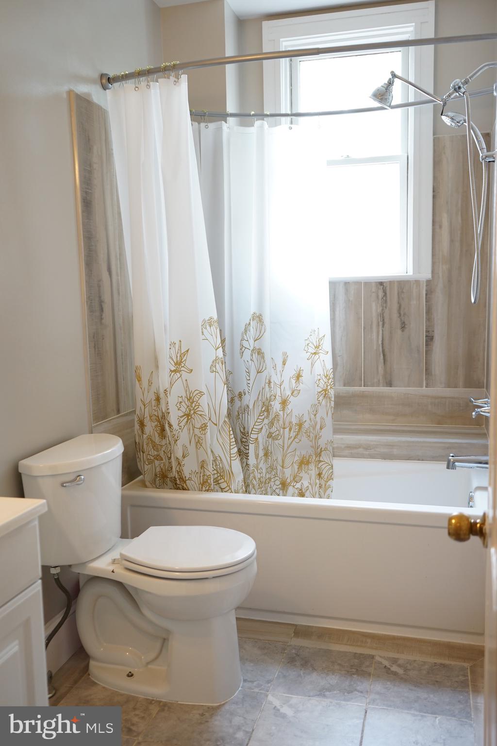 HIGHLANDTOWN - Residential